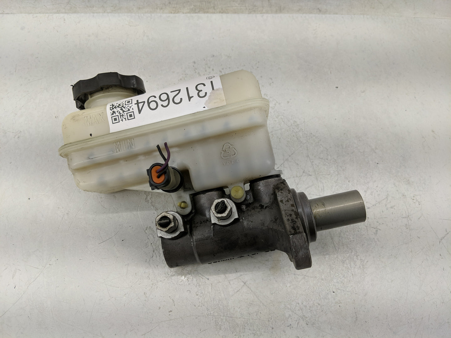 2010-2010 Chevrolet Equinox Brake Master Cylinder - Oemusedautoparts1.com