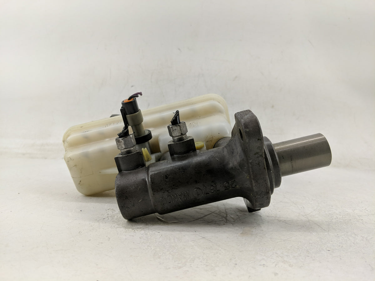 2010-2010 Chevrolet Equinox Brake Master Cylinder 1312694 - Oemusedautoparts1.com