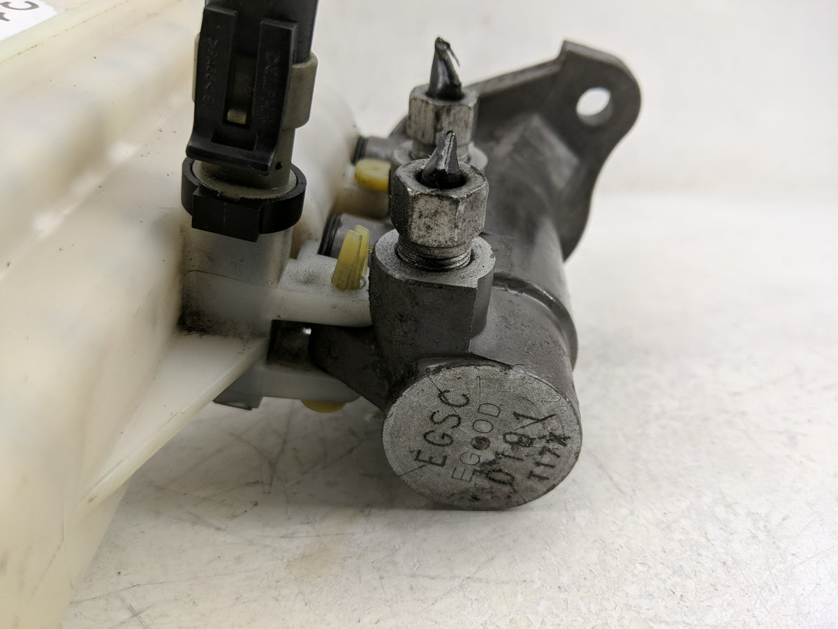 2010-2010 Chevrolet Equinox Brake Master Cylinder 1312694 - Oemusedautoparts1.com