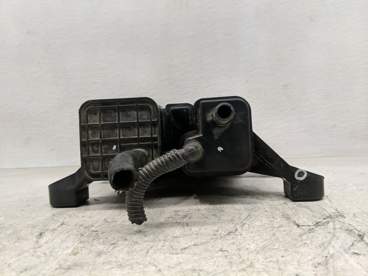 2010 Chevrolet Equinox Fuel Vapor Charcoal Canister 1357676 - Oemusedautoparts1.com