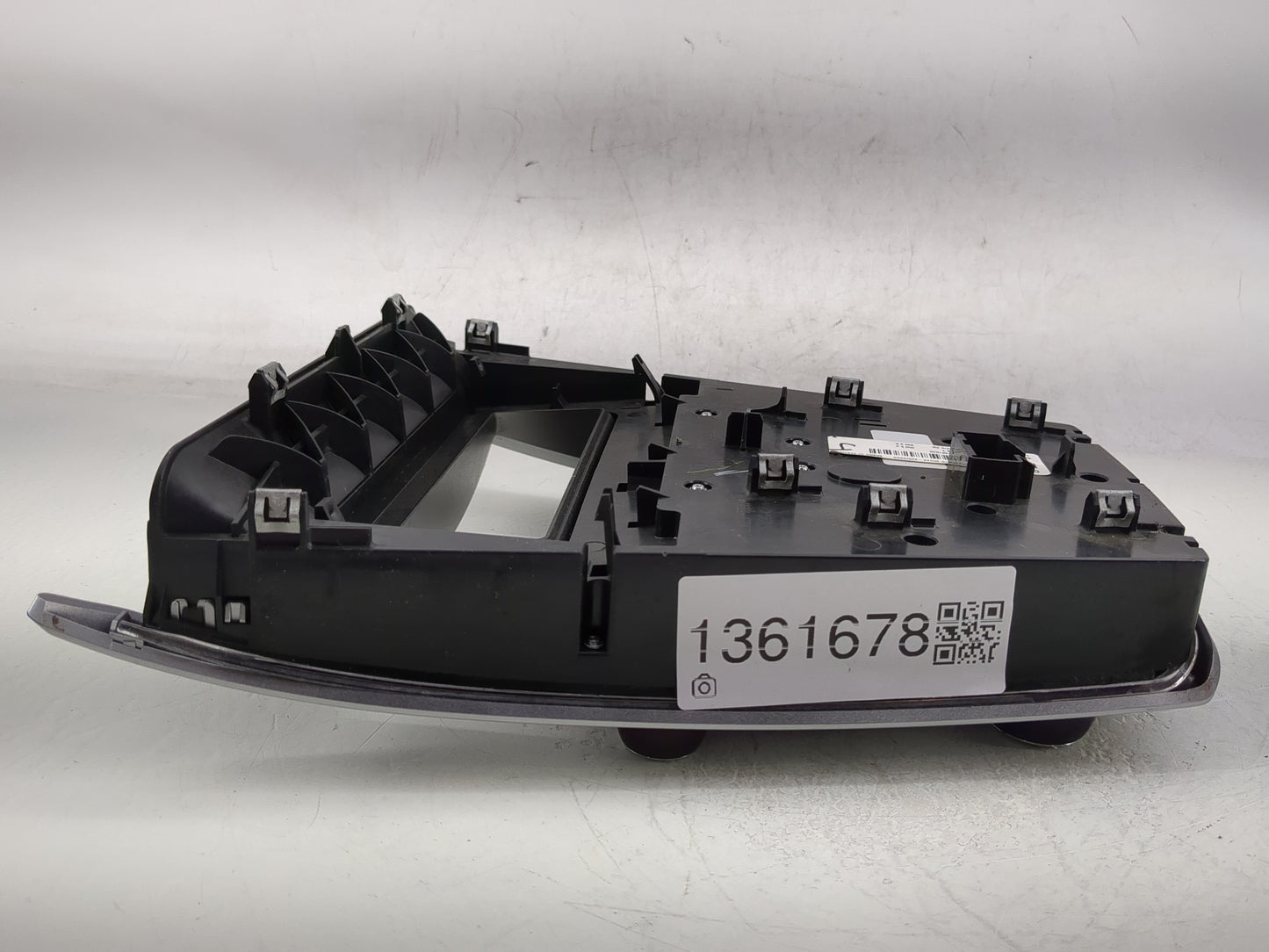 2010-2011 Chevrolet Equinox Radio Control Panel - Oemusedautoparts1.com