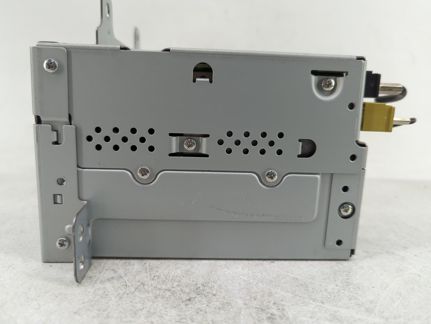 2010-2011 Chevrolet Equinox Radio AM FM Cd Player Receiver Replacement P/N:20854719 Fits Fits 2010 2011 2012 OEM Used Auto P