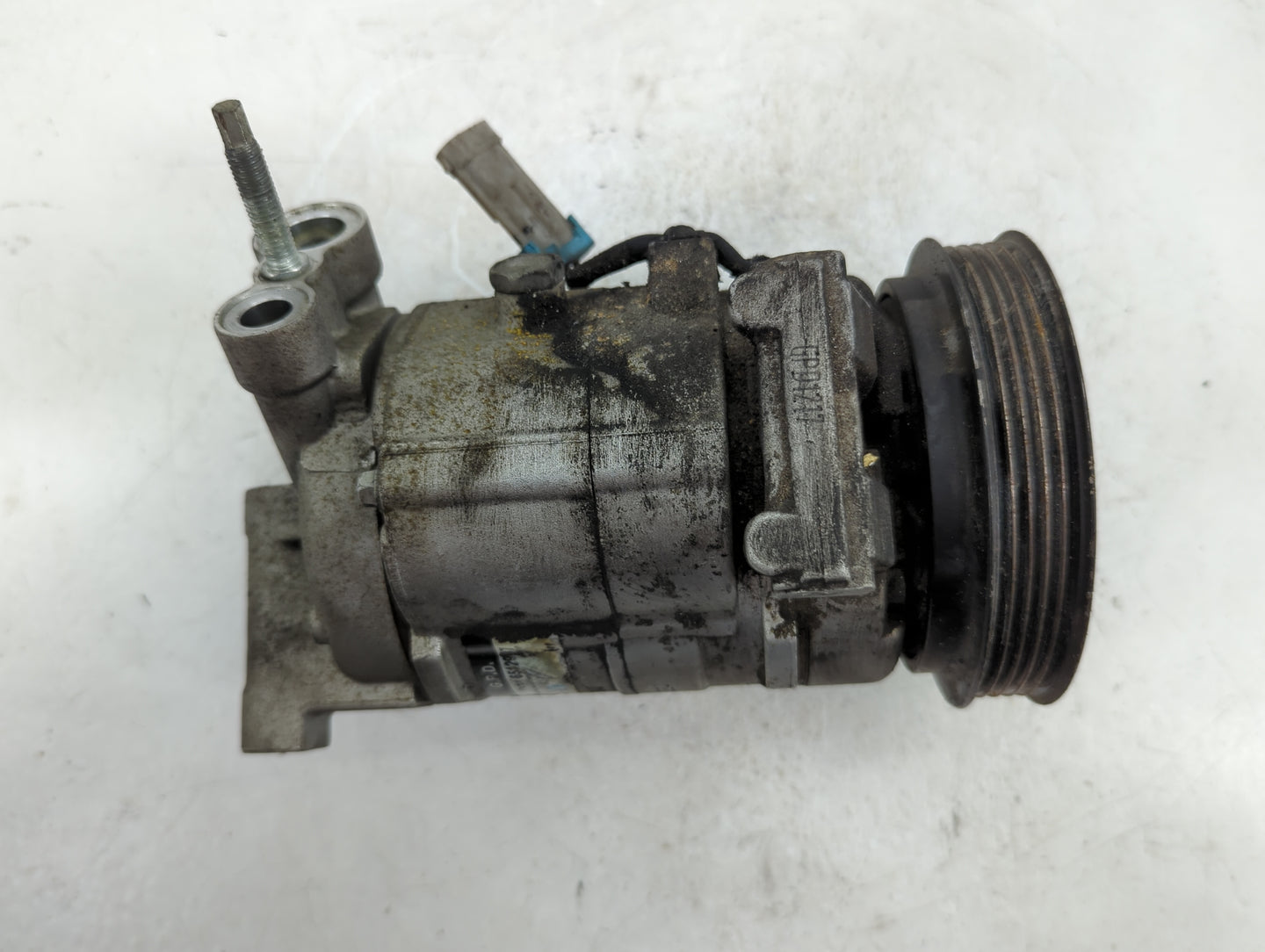 2010-2011 Chevrolet Equinox Air Conditioning A/c Ac Compressor Oem - Oemusedautoparts1.com
