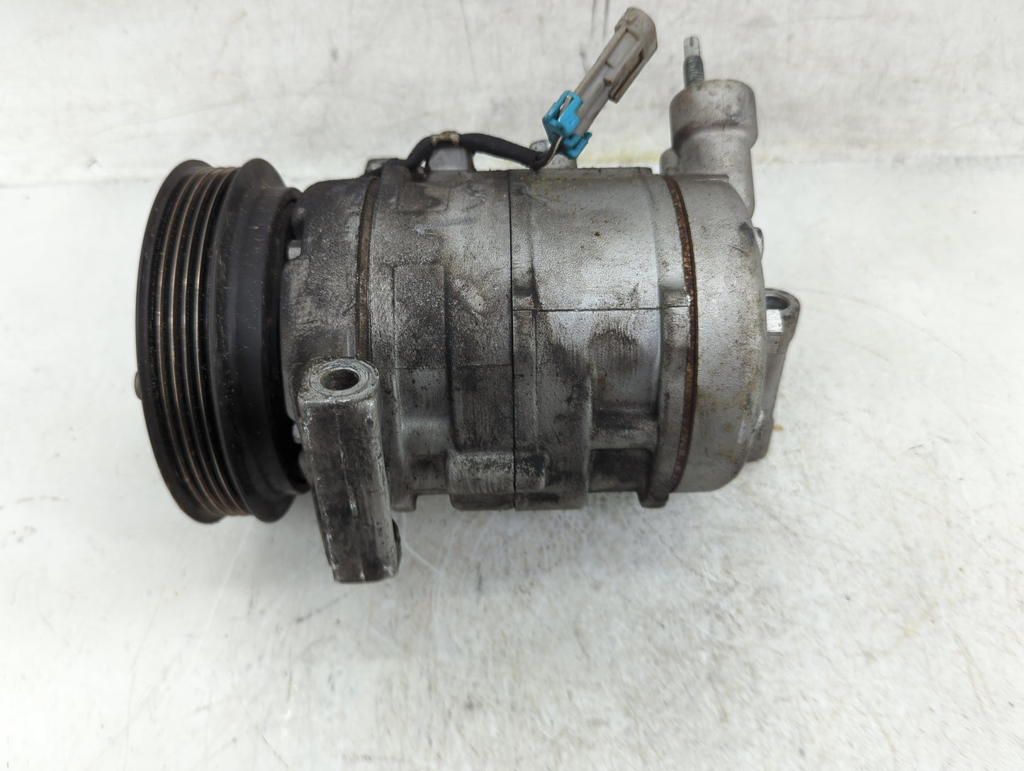 2010-2011 Chevrolet Equinox Air Conditioning A/c Ac Compressor Oem - Oemusedautoparts1.com