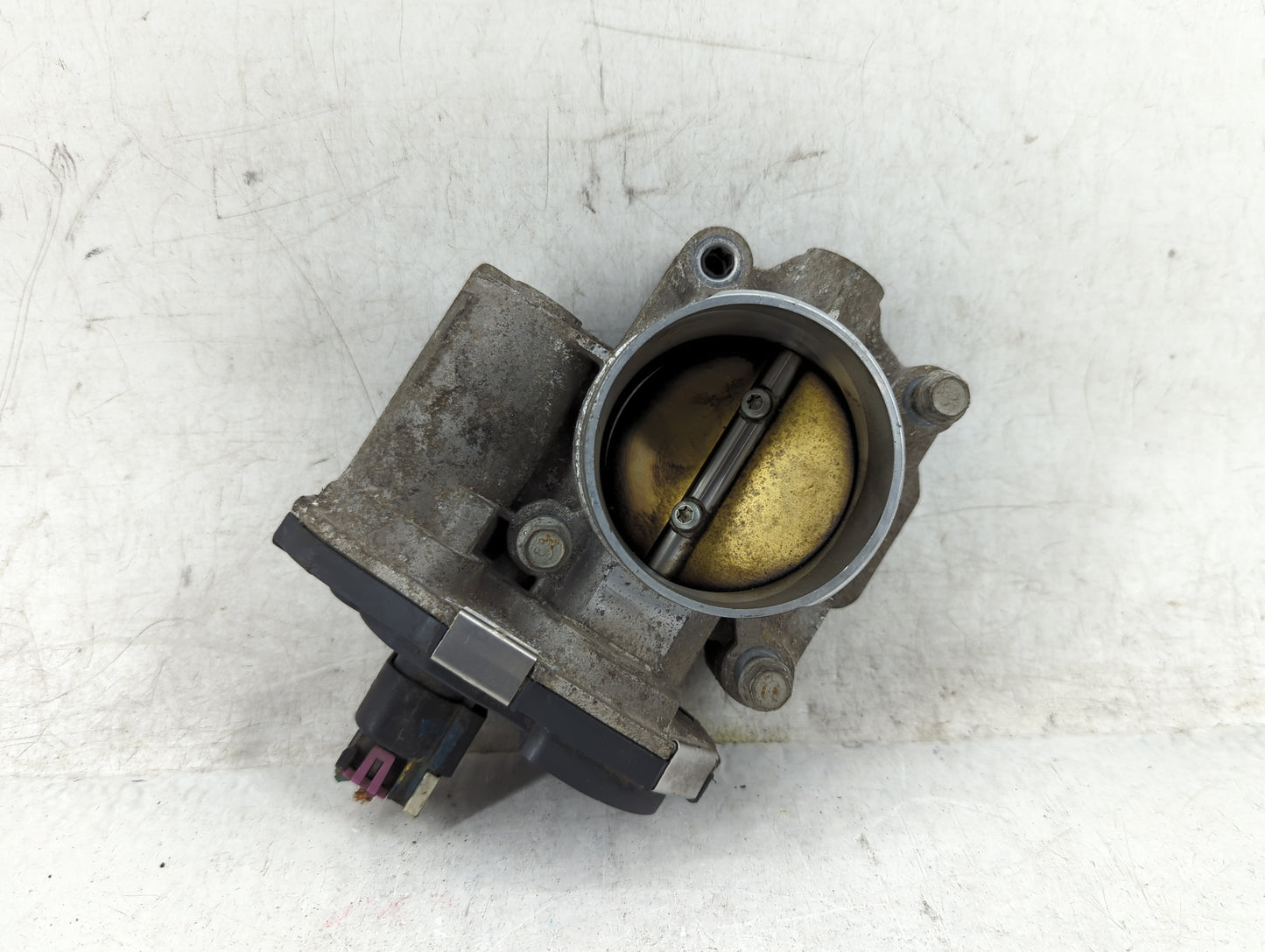 2010-2011 Chevrolet Equinox Throttle Body P/N:12616668 Fits Fits 2007 2008 2009 2010 2011 2012 OEM Used Auto Parts - Oemused