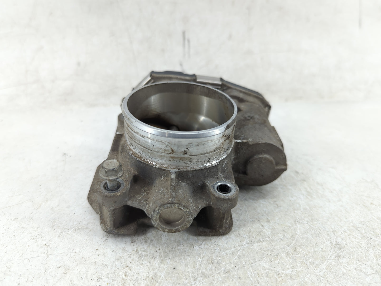 2010-2011 Chevrolet Equinox Throttle Body P/N:12616668 Fits Fits 2007 2008 2009 2010 2011 2012 OEM Used Auto Parts - Oemused