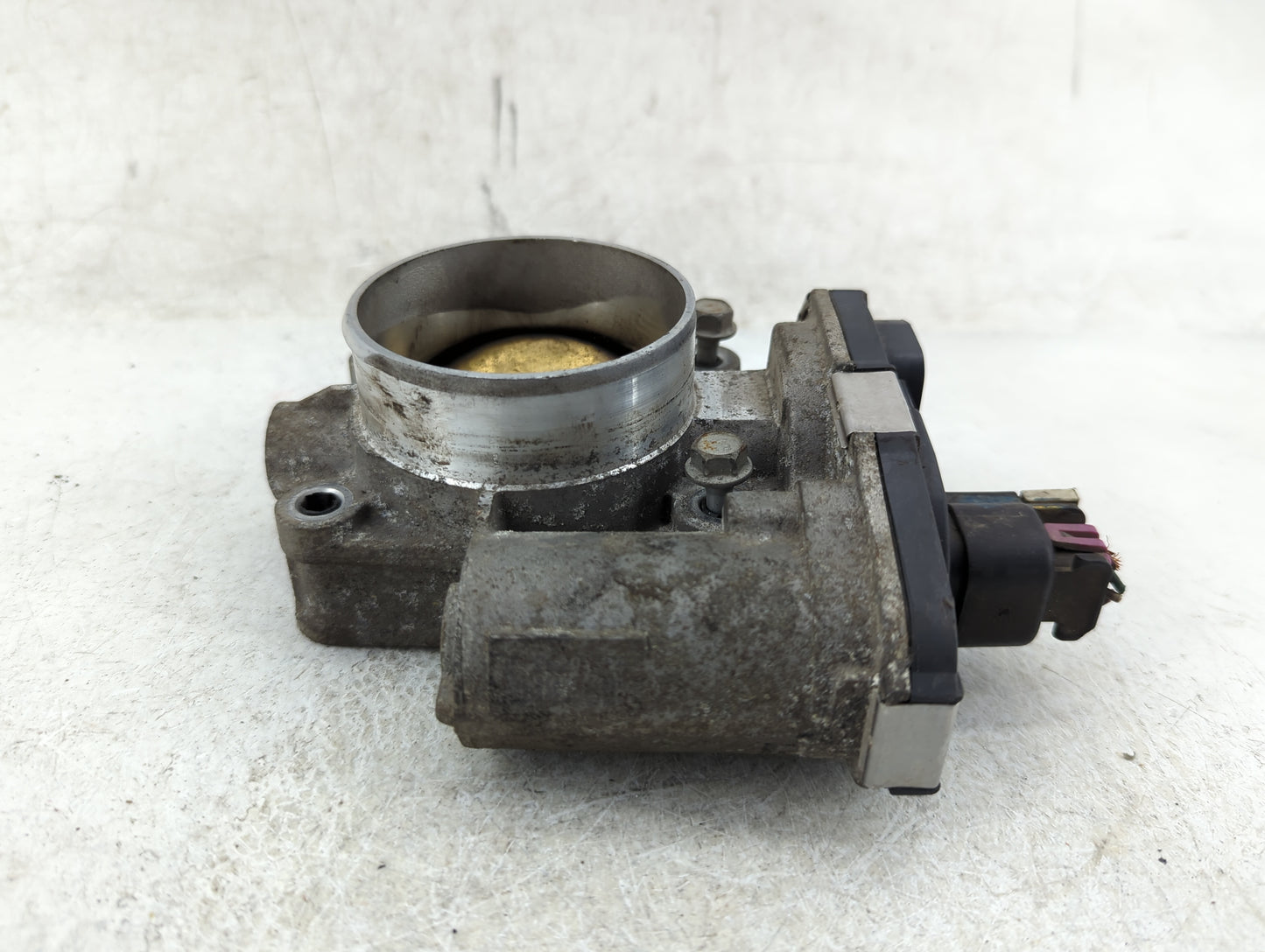 2010-2011 Chevrolet Equinox Throttle Body P/N:12616668 Fits Fits 2007 2008 2009 2010 2011 2012 OEM Used Auto Parts - Oemused
