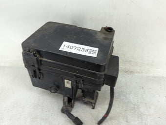 compare product 2010 Chevrolet Equinox Fusebox Fuse Box Panel Relay Module P/N:20848337-01 Fits OEM Used Auto Parts