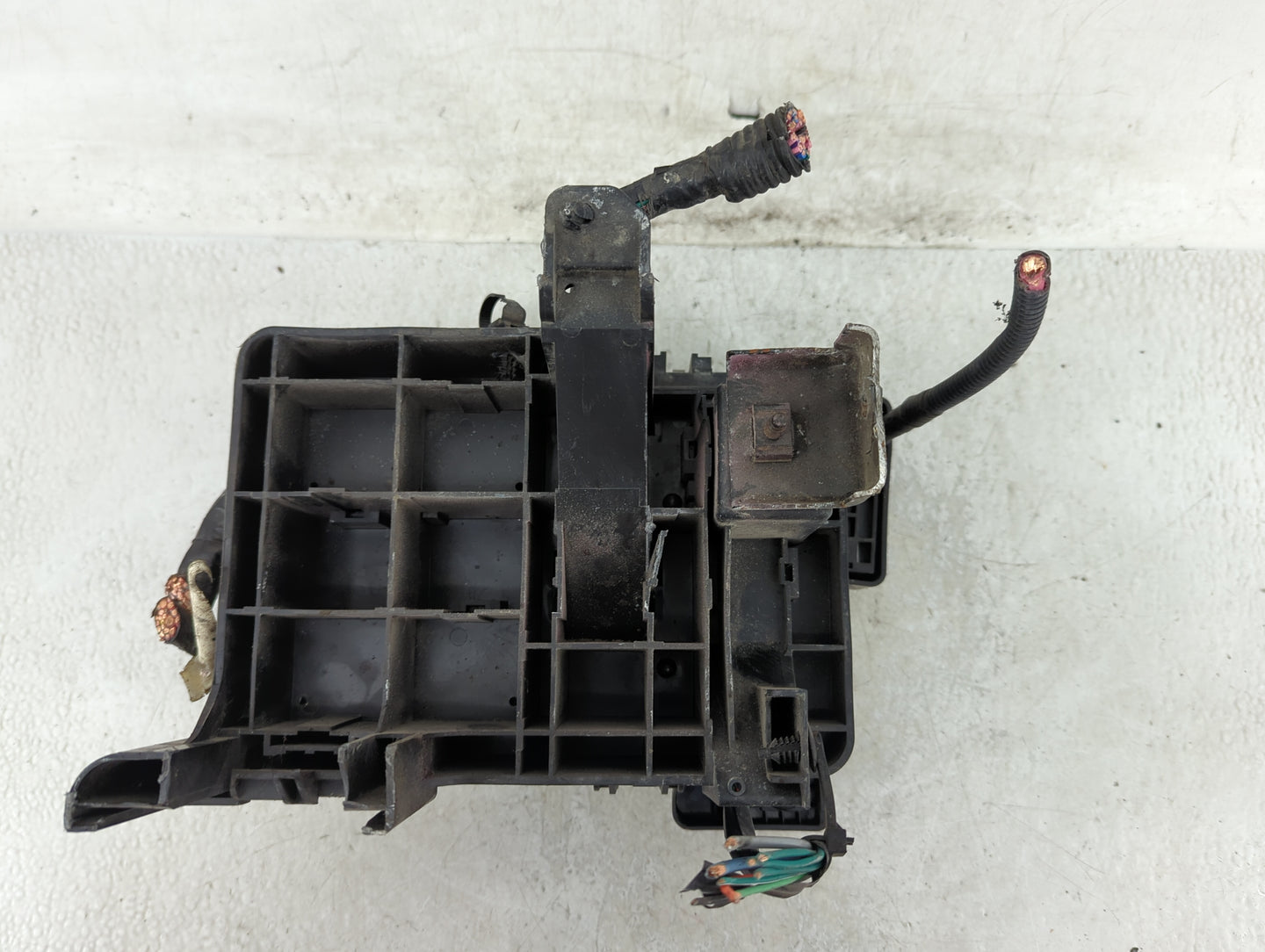 2010 Chevrolet Equinox Fusebox Fuse Box Panel Relay Module P/N:20848337-01 Fits OEM Used Auto Parts - Oemusedautoparts1.com