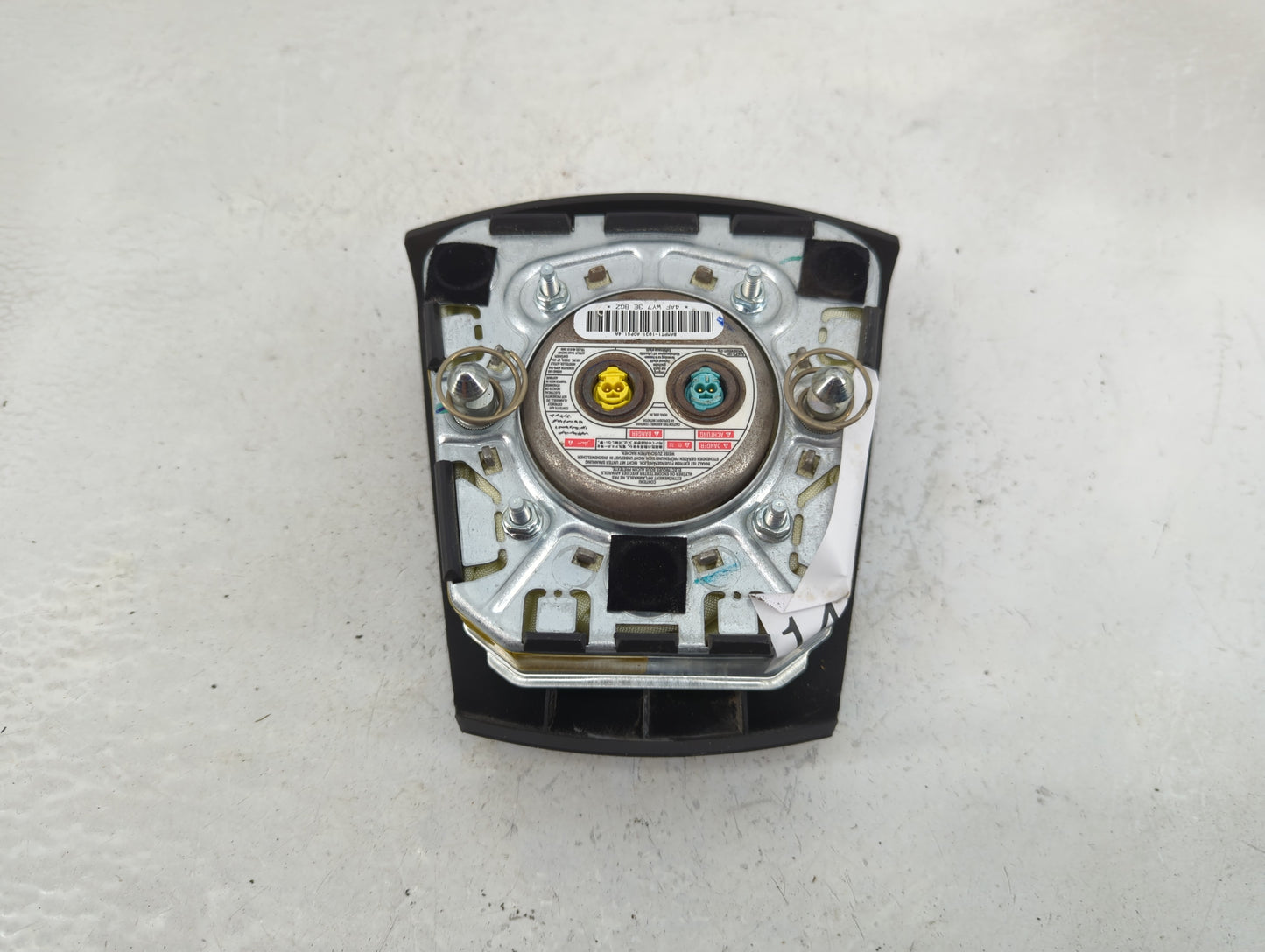 2010 Chevrolet Equinox Air Bag Driver Left Steering Wheel Mounted P/N:20940615 Fits OEM Used Auto Parts - Oemusedautoparts1.