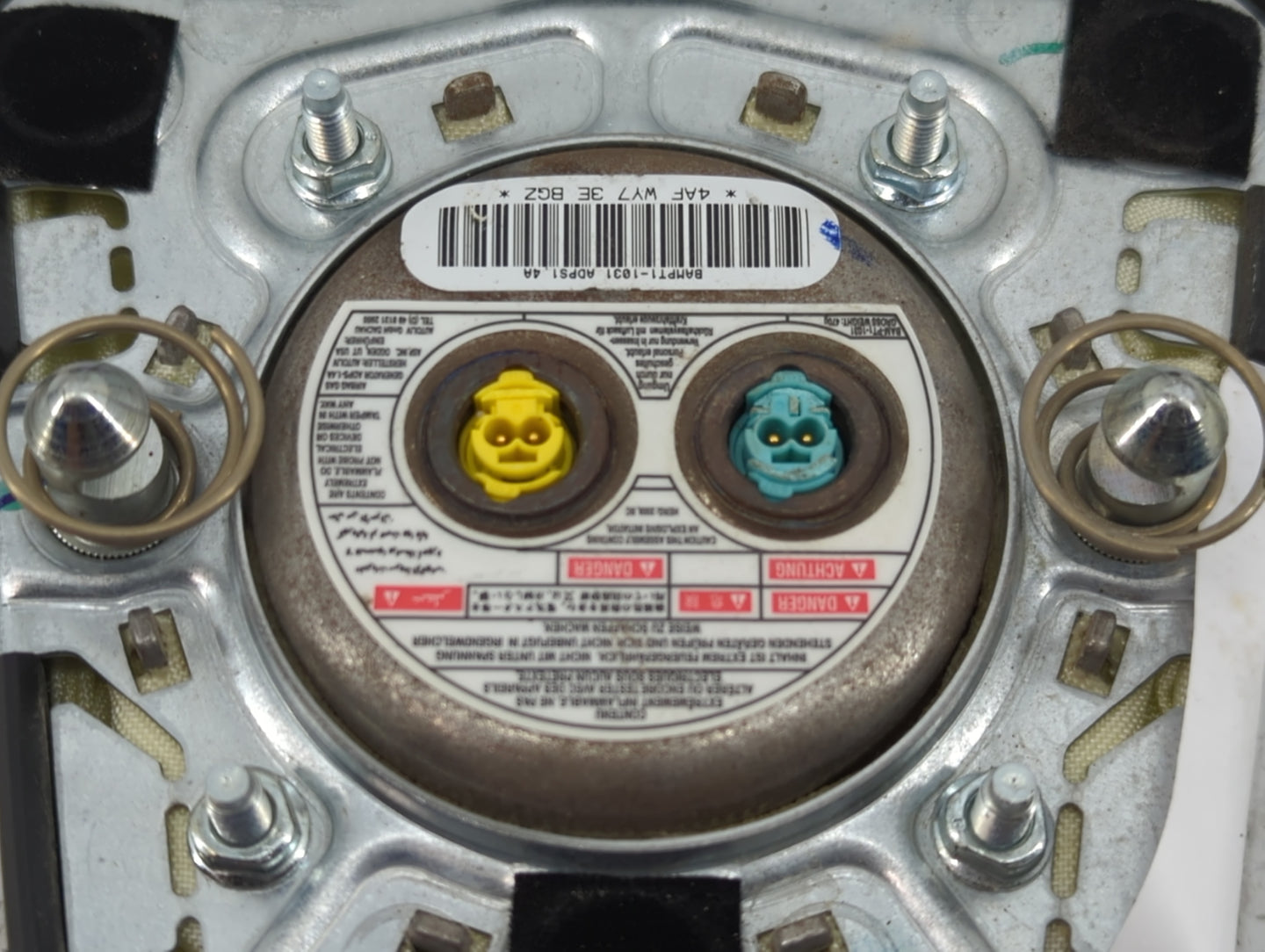 2010 Chevrolet Equinox Air Bag Driver Left Steering Wheel Mounted P/N:20940615 Fits OEM Used Auto Parts - Oemusedautoparts1.