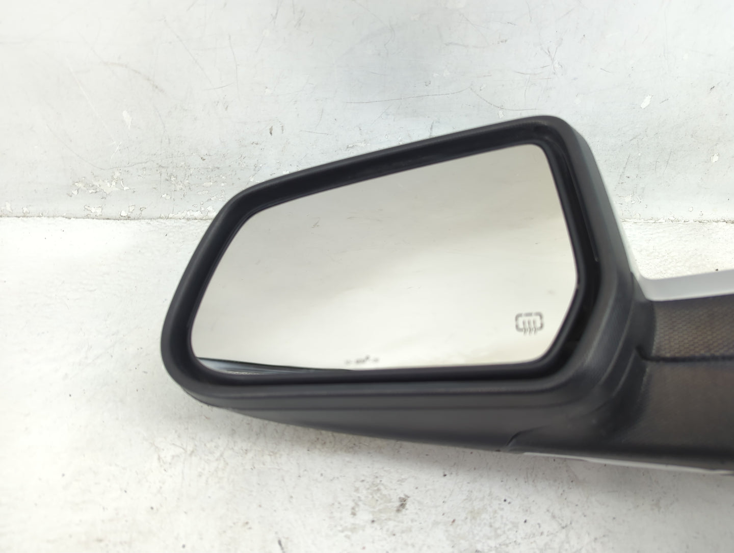 2010-2011 Chevrolet Equinox Driver Side View Mirror - Left Door Mirror OEM Used - Oemusedautoparts1.com