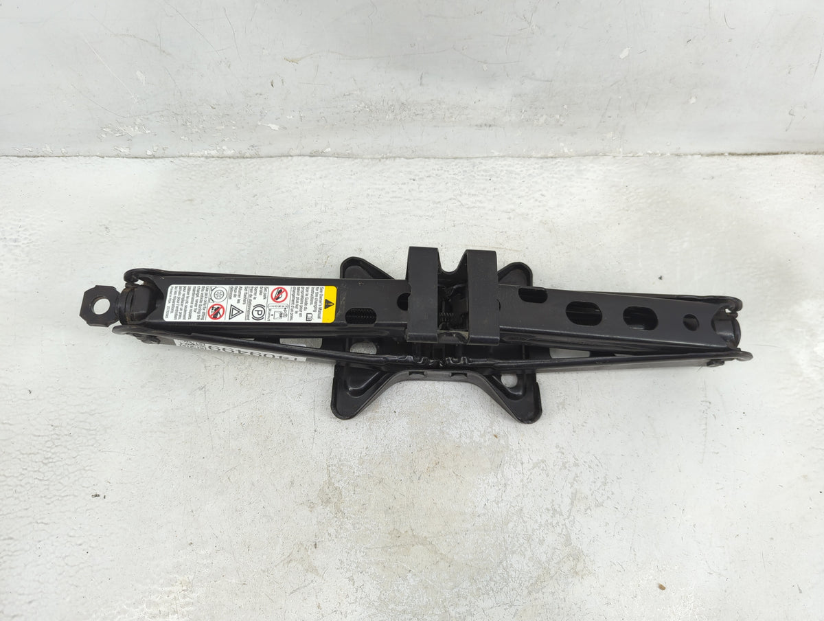 2010 Chevrolet Equinox Spare Scissor Car Jack 1409499 - Oemusedautoparts1.com