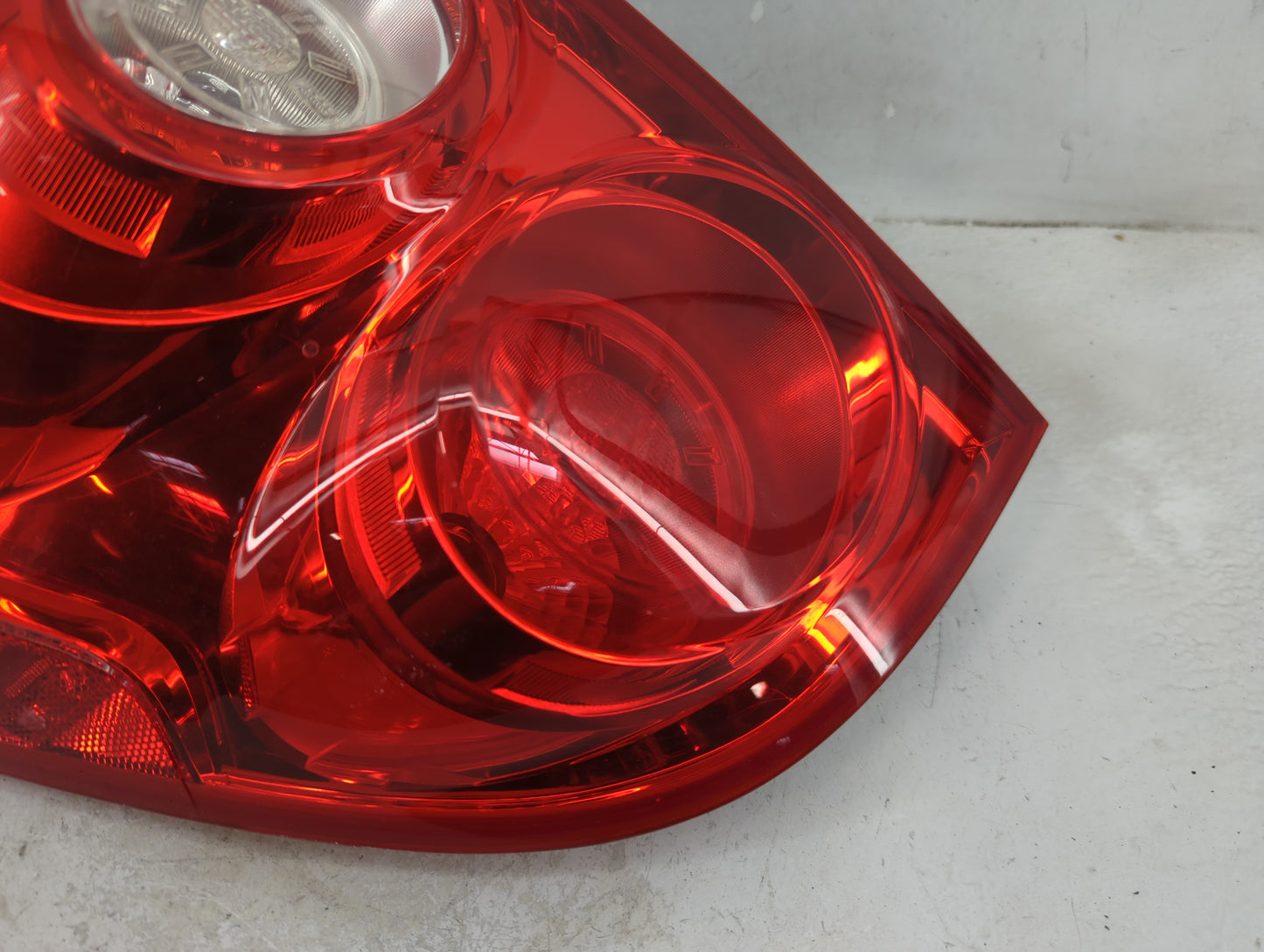2010 Chevrolet Equinox Tail Light Assembly Driver Left OEM P/N:P7894 Fits OEM Used Auto Parts - Oemusedautoparts1.com