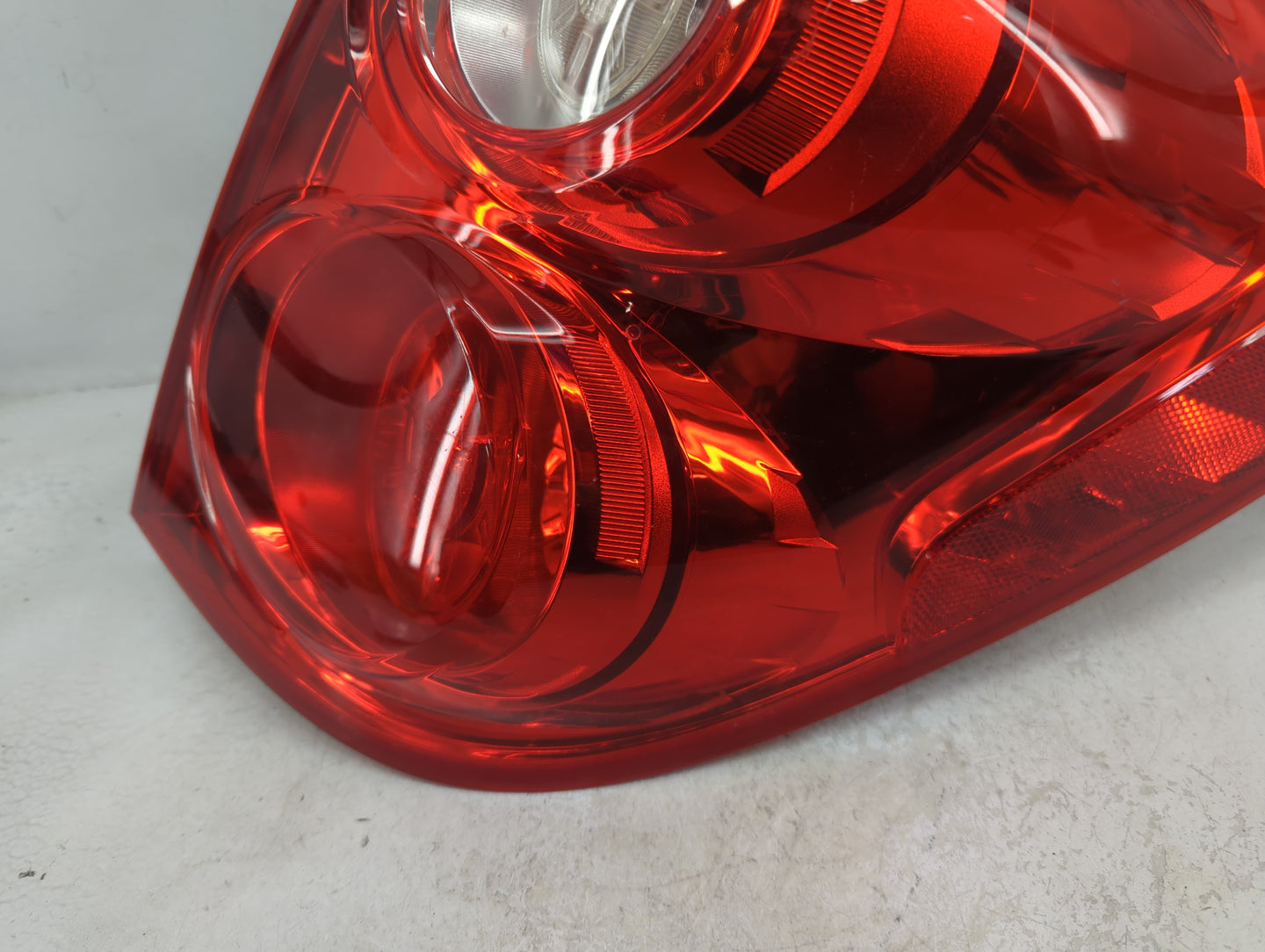 2010-2015 Chevrolet Equinox Tail Light Assembly Passenger Right OEM P/N:P7894 Fits Fits 2010 2011 2012 2013 2014 2015 OEM Us