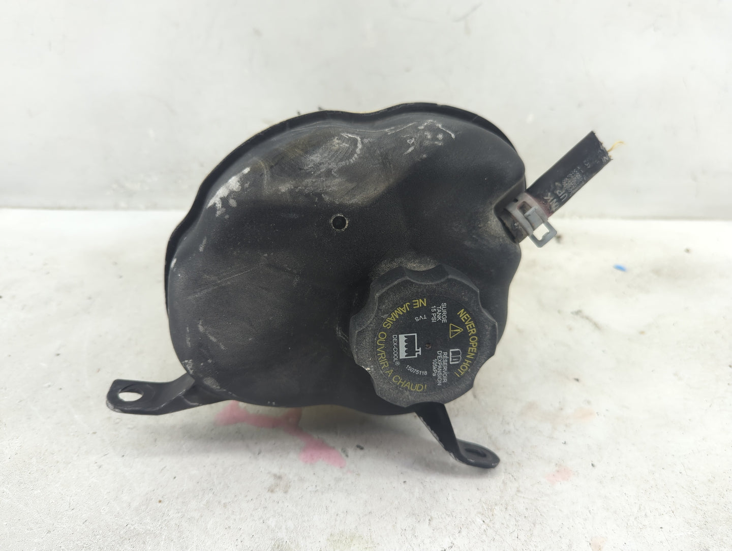 2010 Chevrolet Equinox Radiator Coolant Overflow Expansion Tank Bottle - Oemusedautoparts1.com