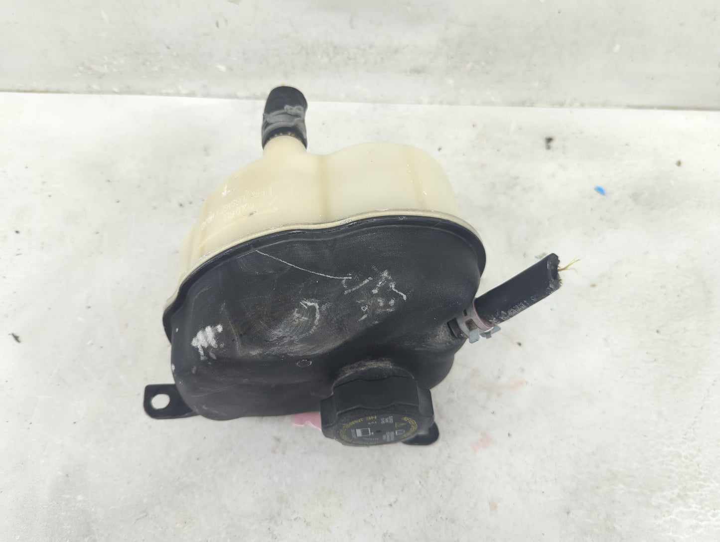 2010 Chevrolet Equinox Radiator Coolant Overflow Expansion Tank Bottle - Oemusedautoparts1.com