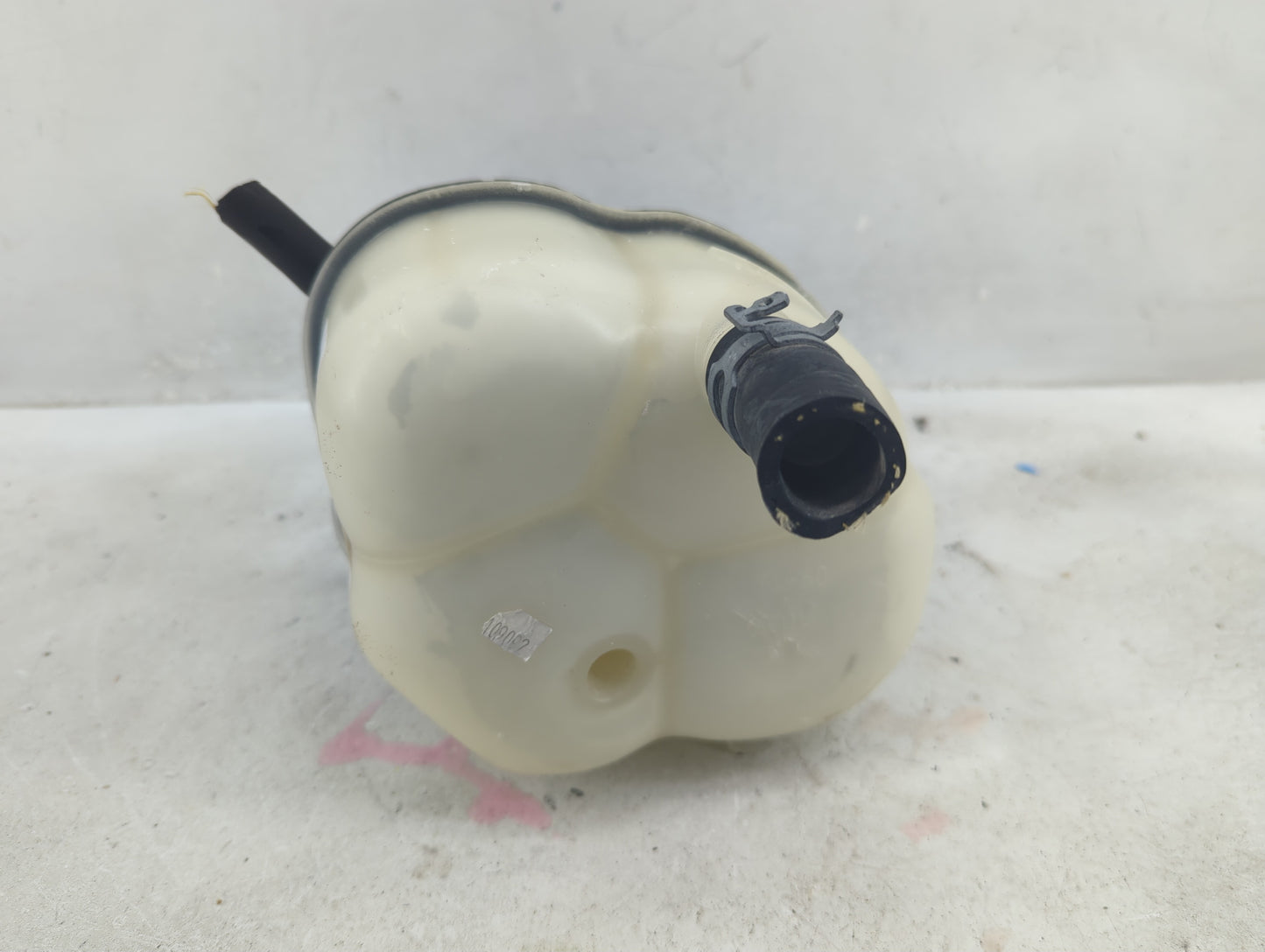 2010 Chevrolet Equinox Radiator Coolant Overflow Expansion Tank Bottle - Oemusedautoparts1.com