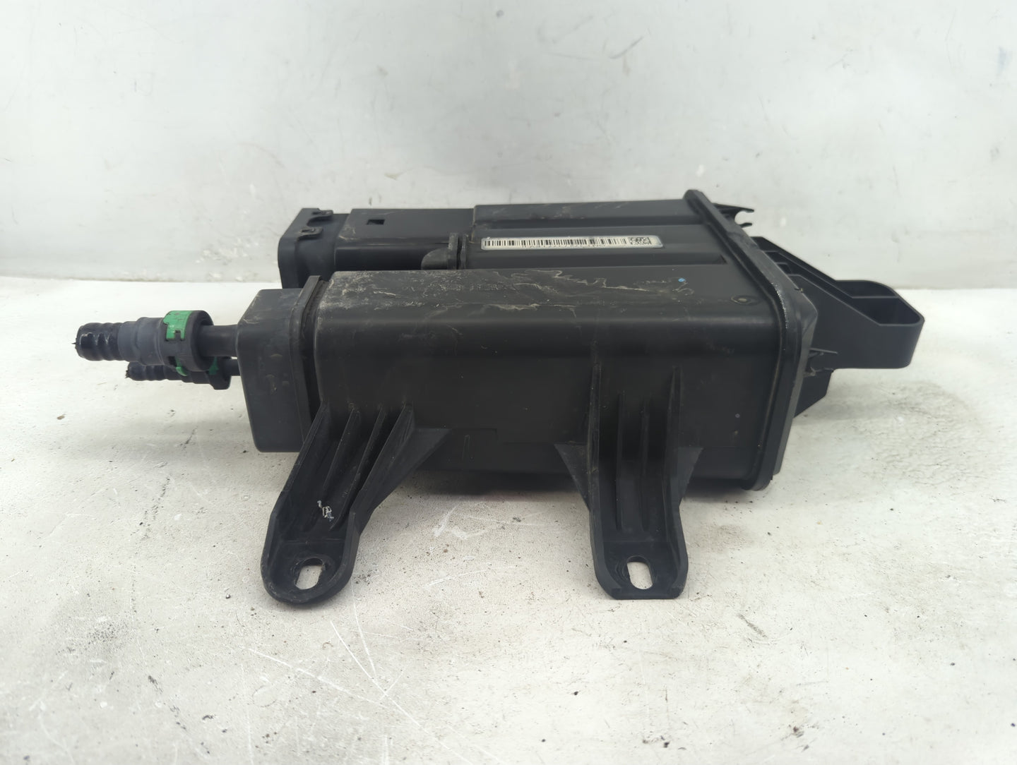 2010 Chevrolet Equinox Fuel Vapor Charcoal Canister - Oemusedautoparts1.com
