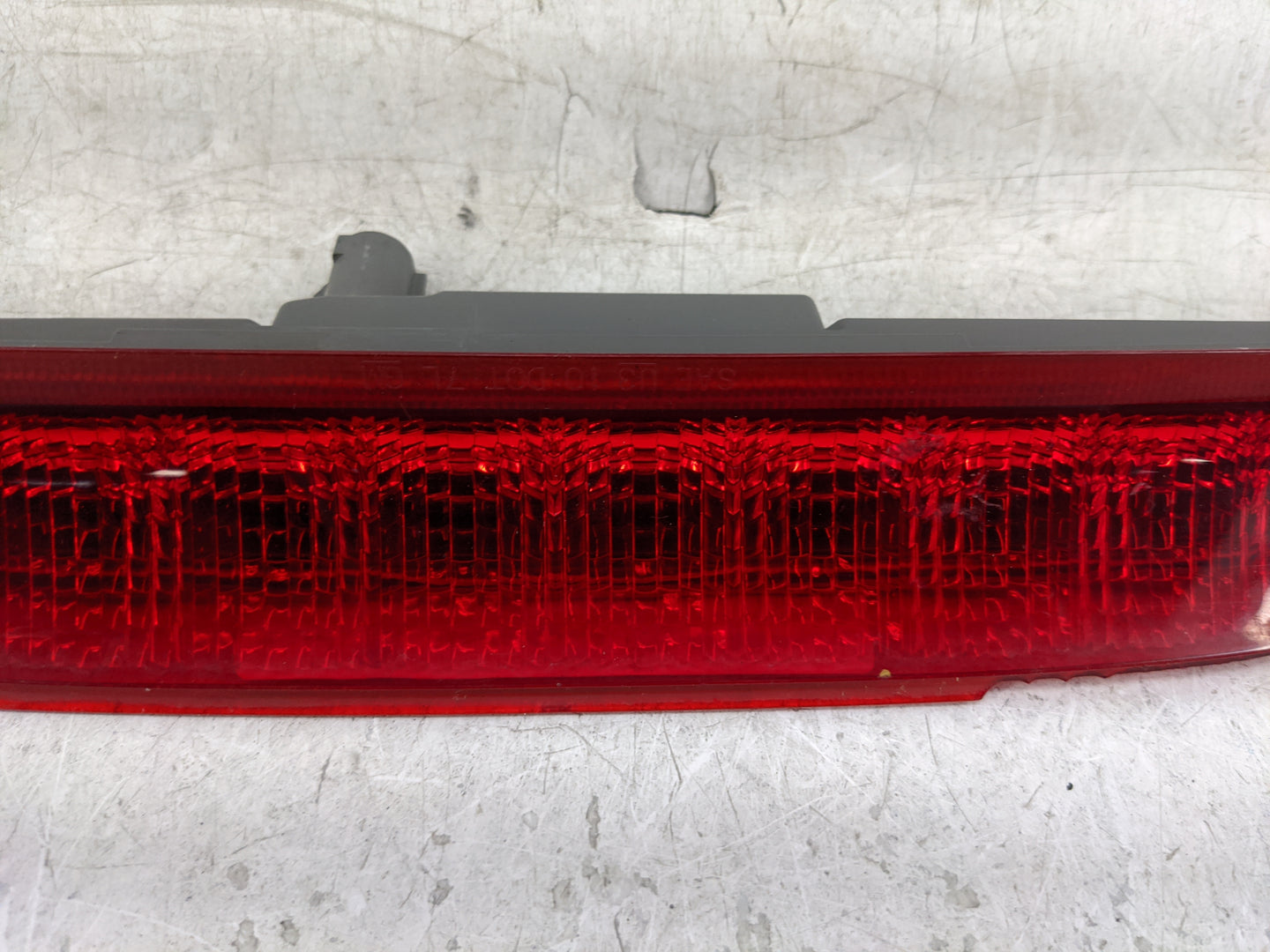 2010 Chevrolet Equinox Third Brake Light Tail Light Fits OEM Used Auto Parts - Oemusedautoparts1.com