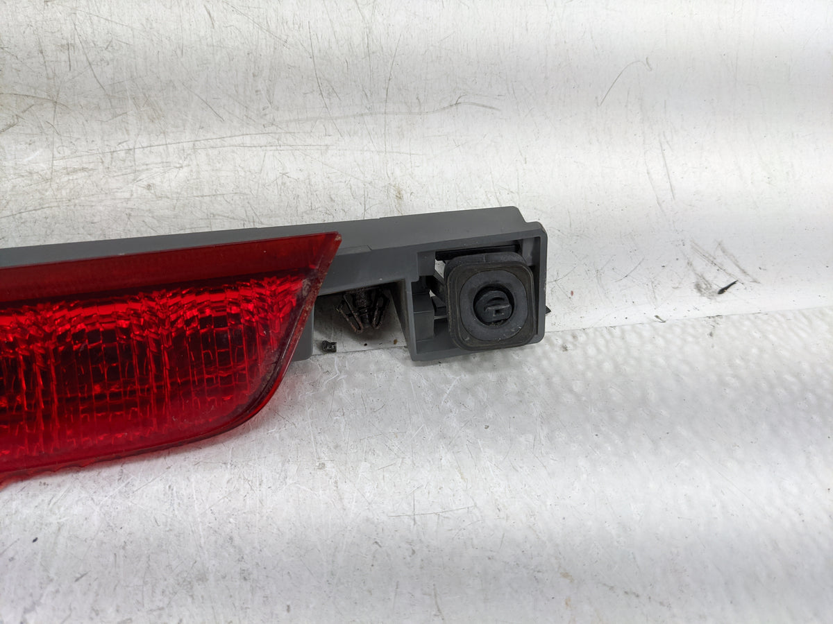 2010 Chevrolet Equinox Third Brake Light Tail Light Fits OEM Used Auto Parts - Oemusedautoparts1.com