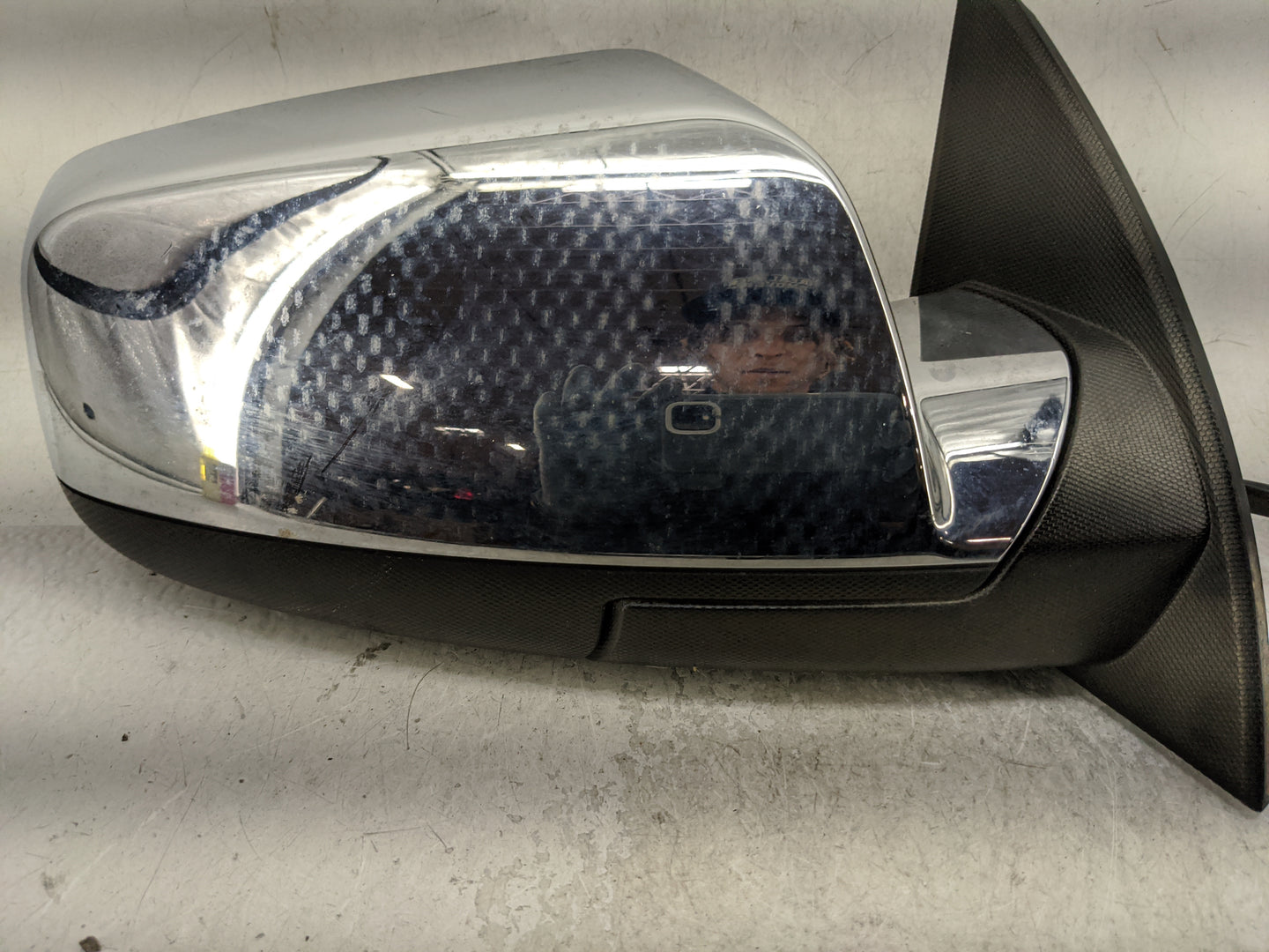 2010-2011 Chevrolet Equinox Passenger Side View Mirror - Right Door Mirror OEM Used - Oemusedautoparts1.com