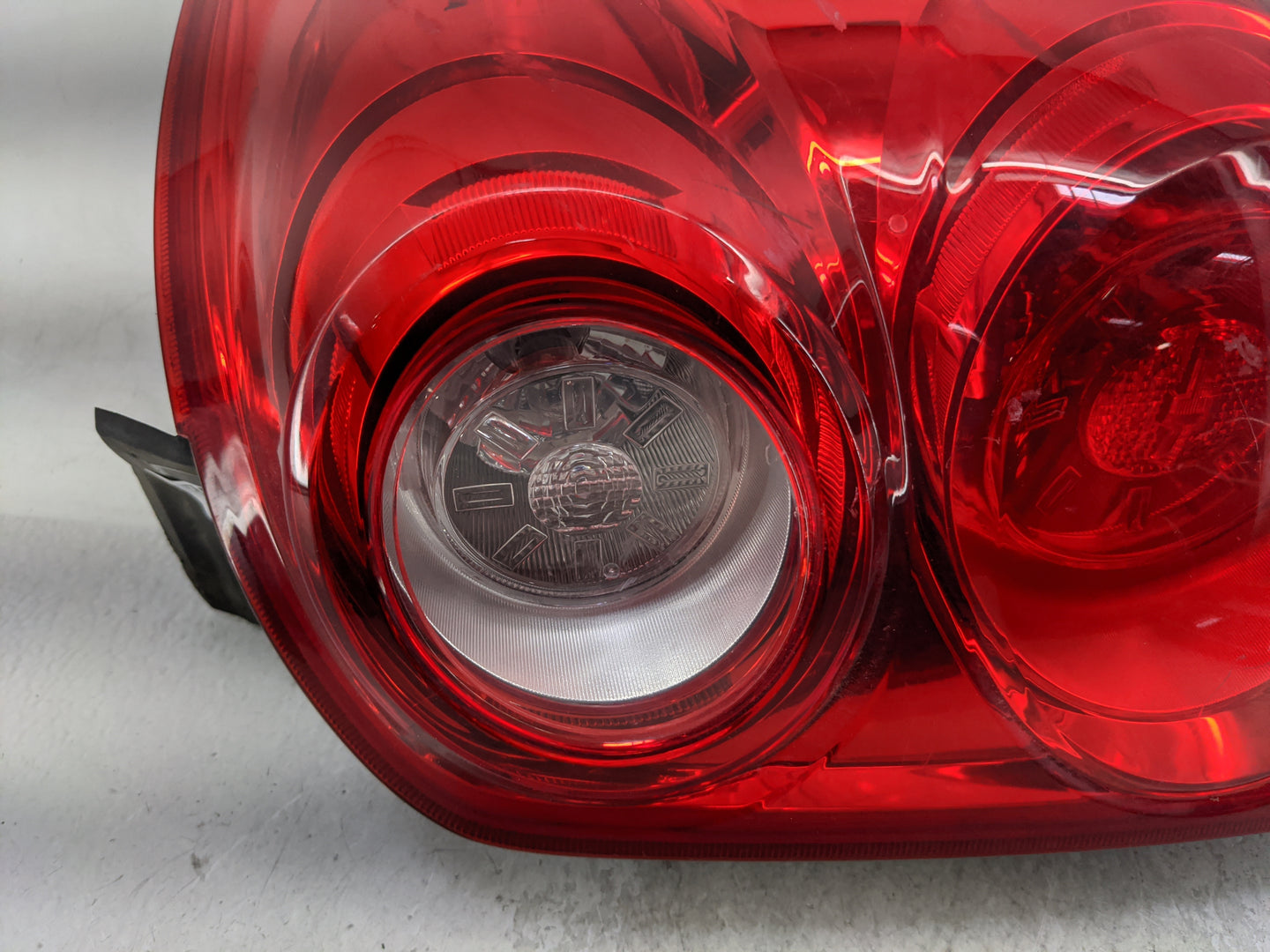 2010-2015 Chevrolet Equinox Tail Light Assembly Passenger Right OEM Fits Fits 2010 2011 2012 2013 2014 2015 OEM Used Auto Pa
