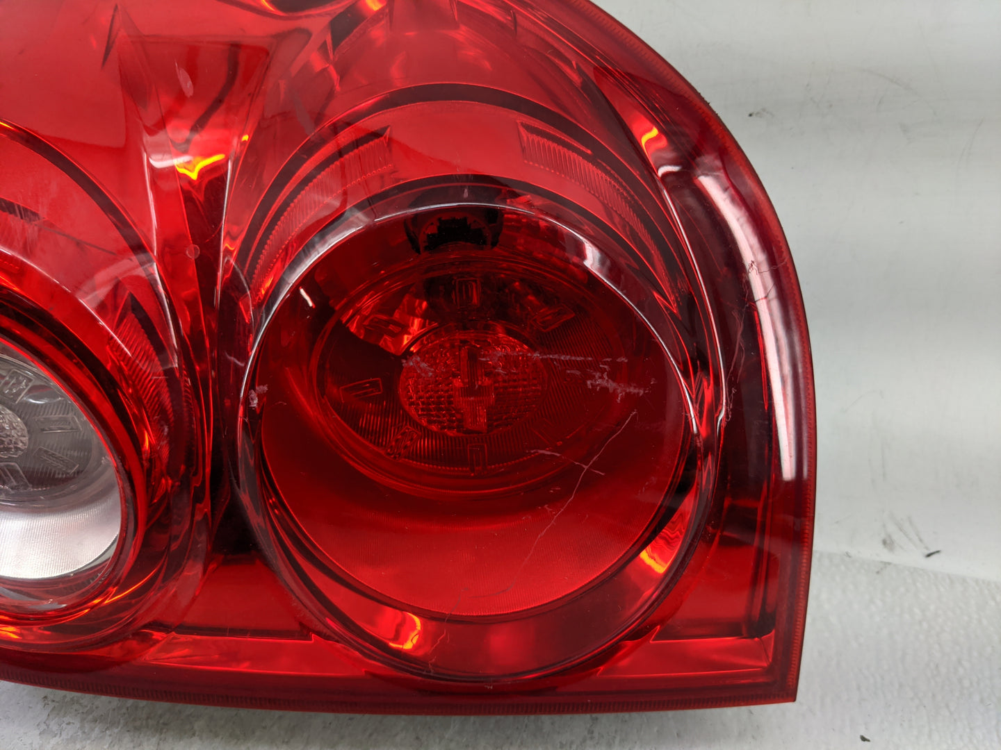 2010-2015 Chevrolet Equinox Tail Light Assembly Passenger Right OEM Fits Fits 2010 2011 2012 2013 2014 2015 OEM Used Auto Pa