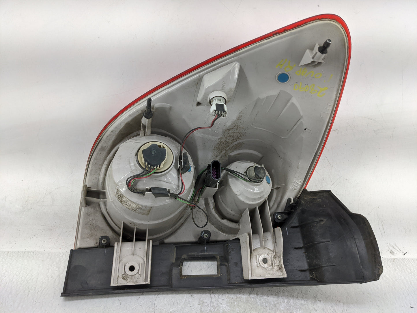 2010-2015 Chevrolet Equinox Tail Light Assembly Passenger Right OEM Fits Fits 2010 2011 2012 2013 2014 2015 OEM Used Auto Pa