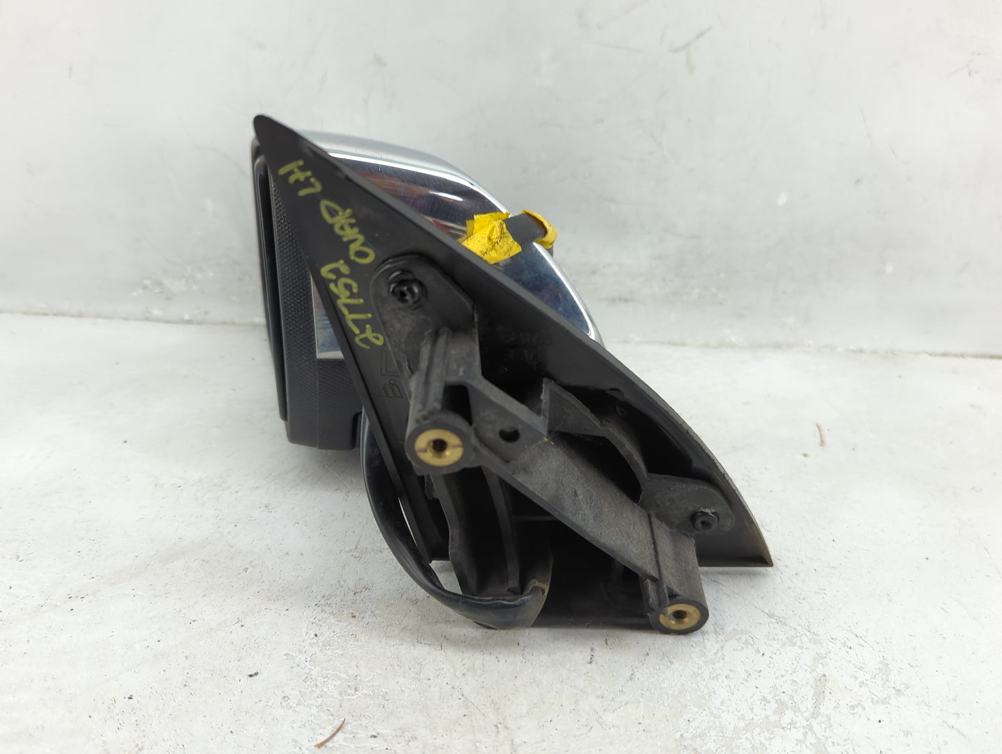 2010-2011 Chevrolet Equinox Driver Side View Mirror - Left Door Mirror OEM Used - Oemusedautoparts1.com