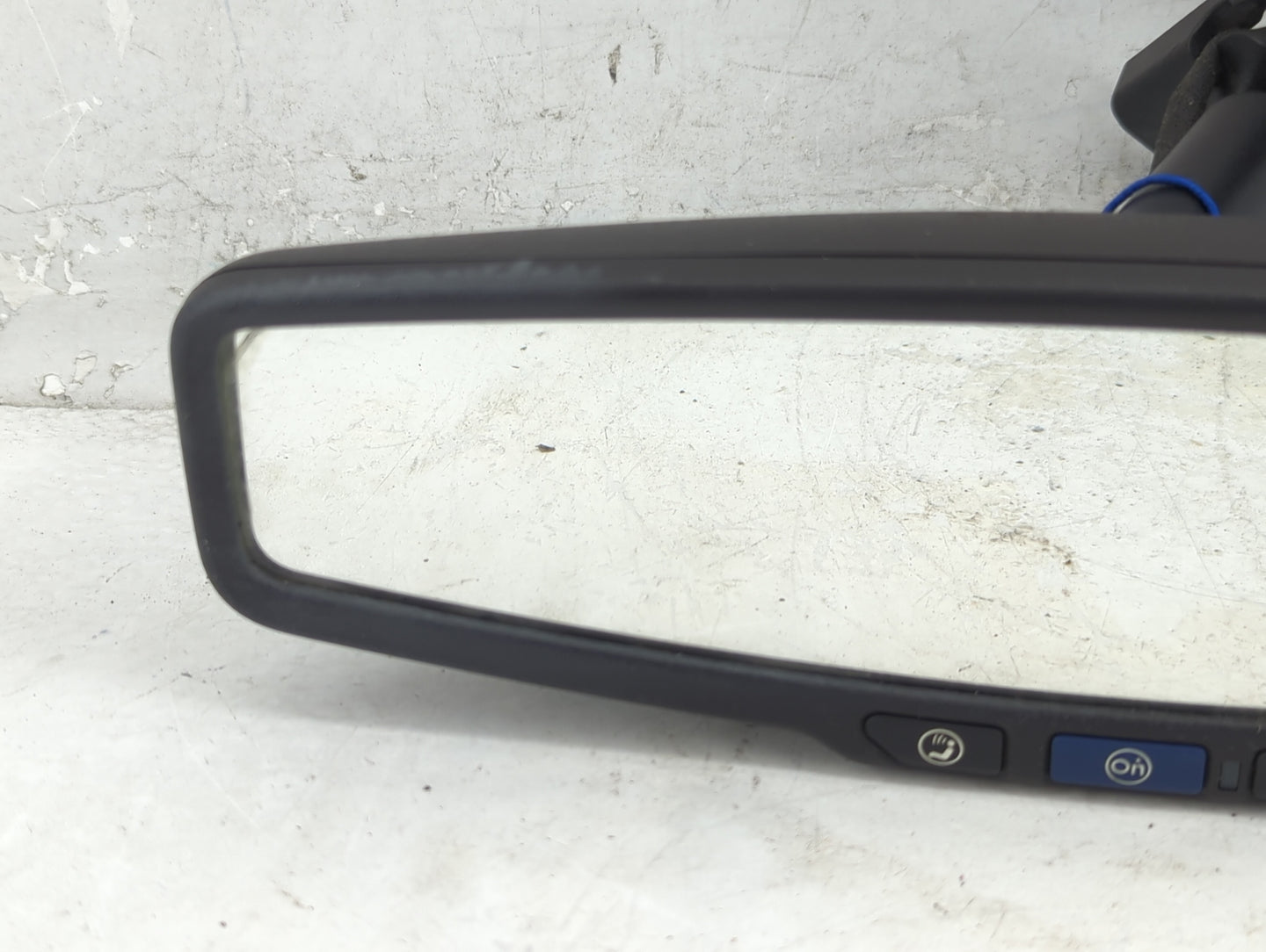2010-2017 Chevrolet Equinox Interior Rear View Mirror Replacement OEM P/N:e11026392 Fits OEM Used Auto Parts - Oemusedautopa