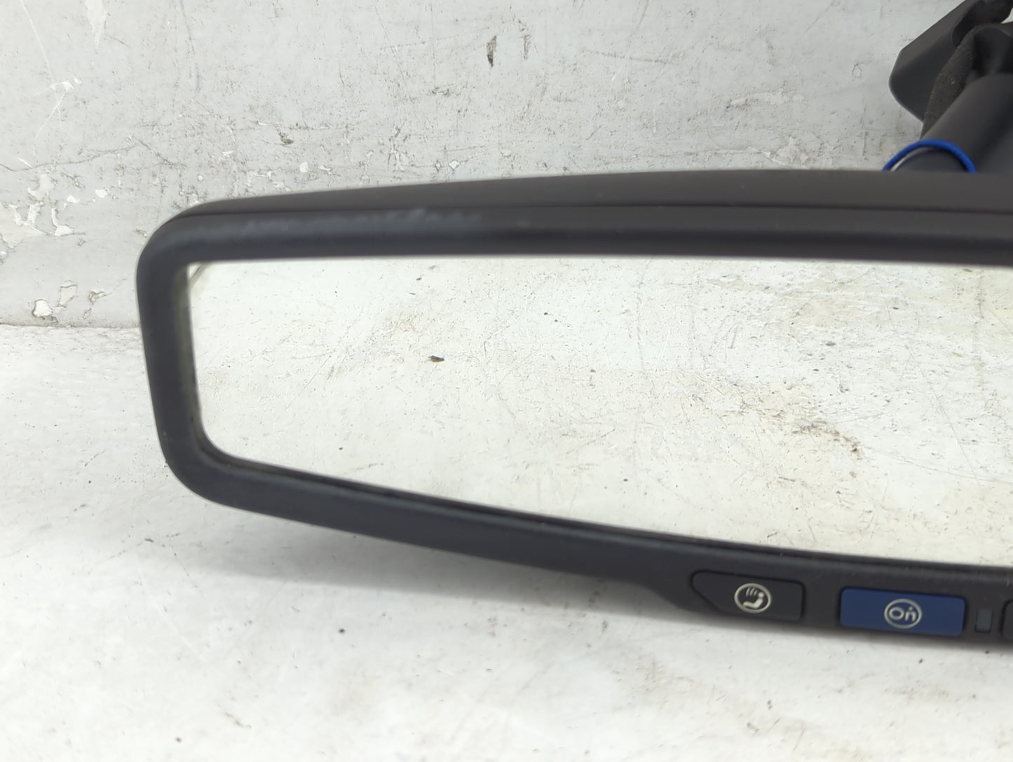 2010-2017 Chevrolet Equinox Interior Rear View Mirror Replacement OEM P/N:e11026392 Fits OEM Used Auto Parts - Oemusedautopa