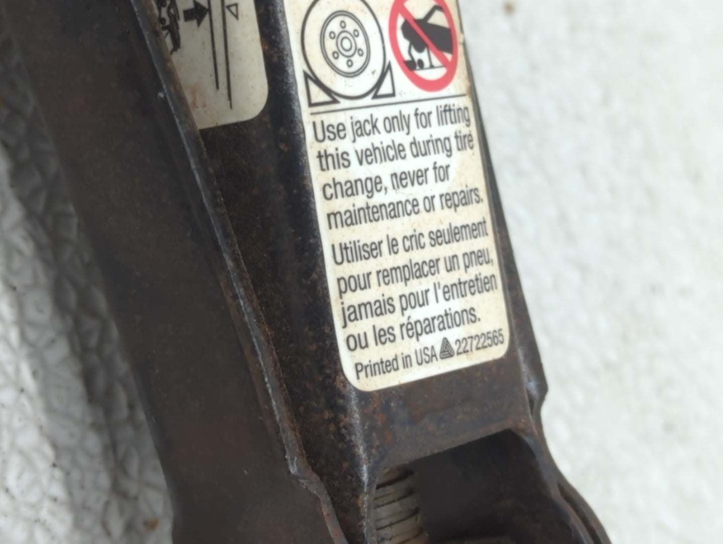 2010 Chevrolet Equinox Spare Scissor Car Jack - Oemusedautoparts1.com