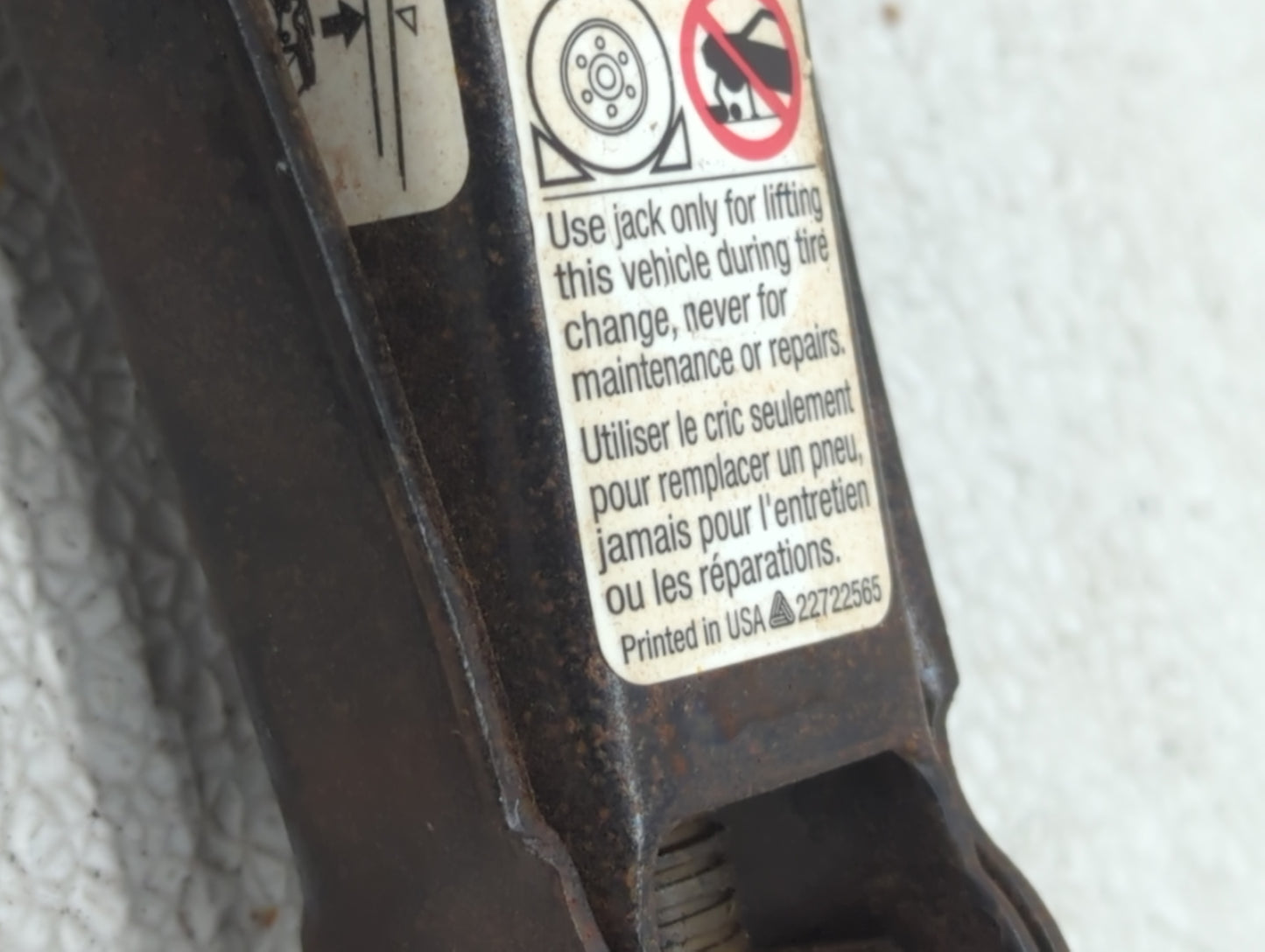 2010 Chevrolet Equinox Spare Scissor Car Jack - Oemusedautoparts1.com