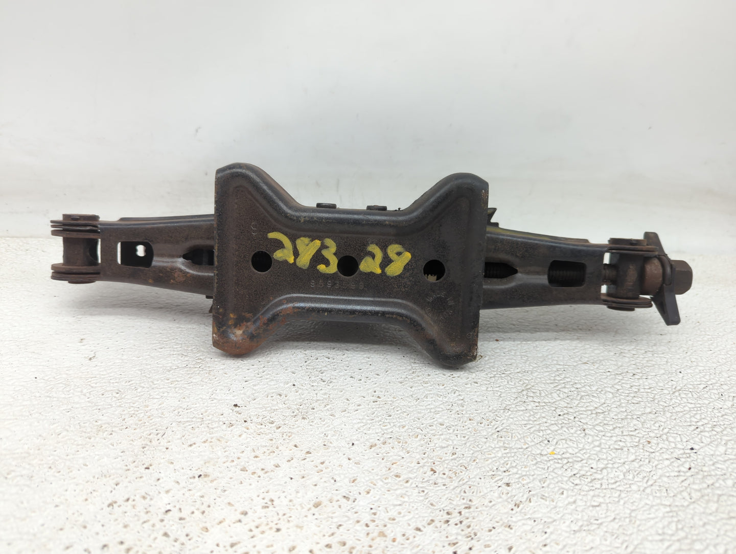 2010 Chevrolet Equinox Spare Scissor Car Jack - Oemusedautoparts1.com