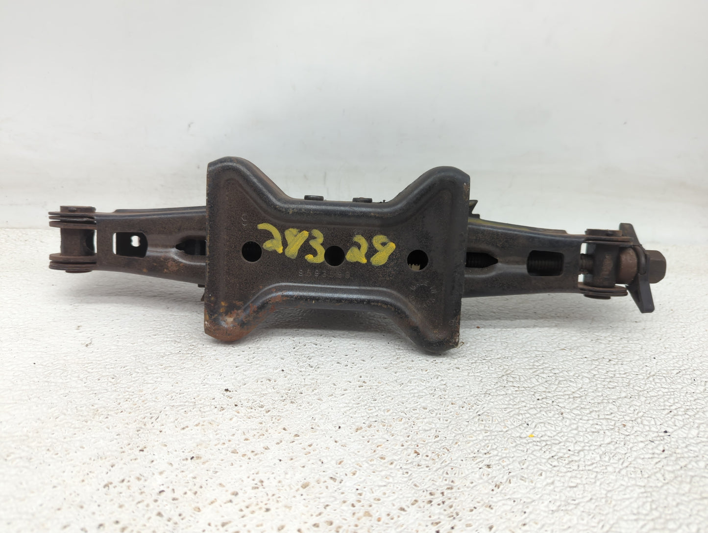 2010 Chevrolet Equinox Spare Scissor Car Jack - Oemusedautoparts1.com