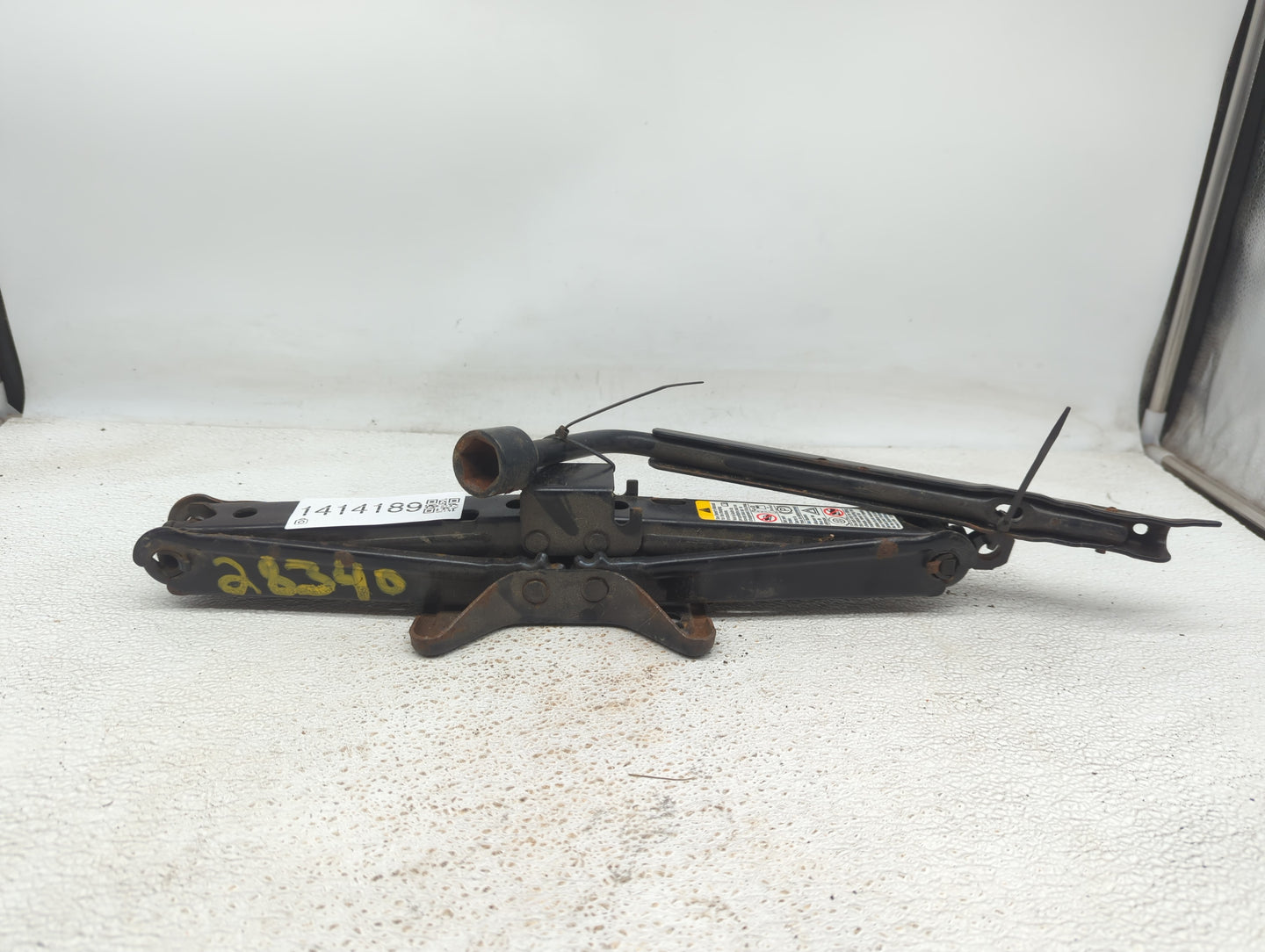 2010 Chevrolet Equinox Spare Scissor Car Jack - Oemusedautoparts1.com