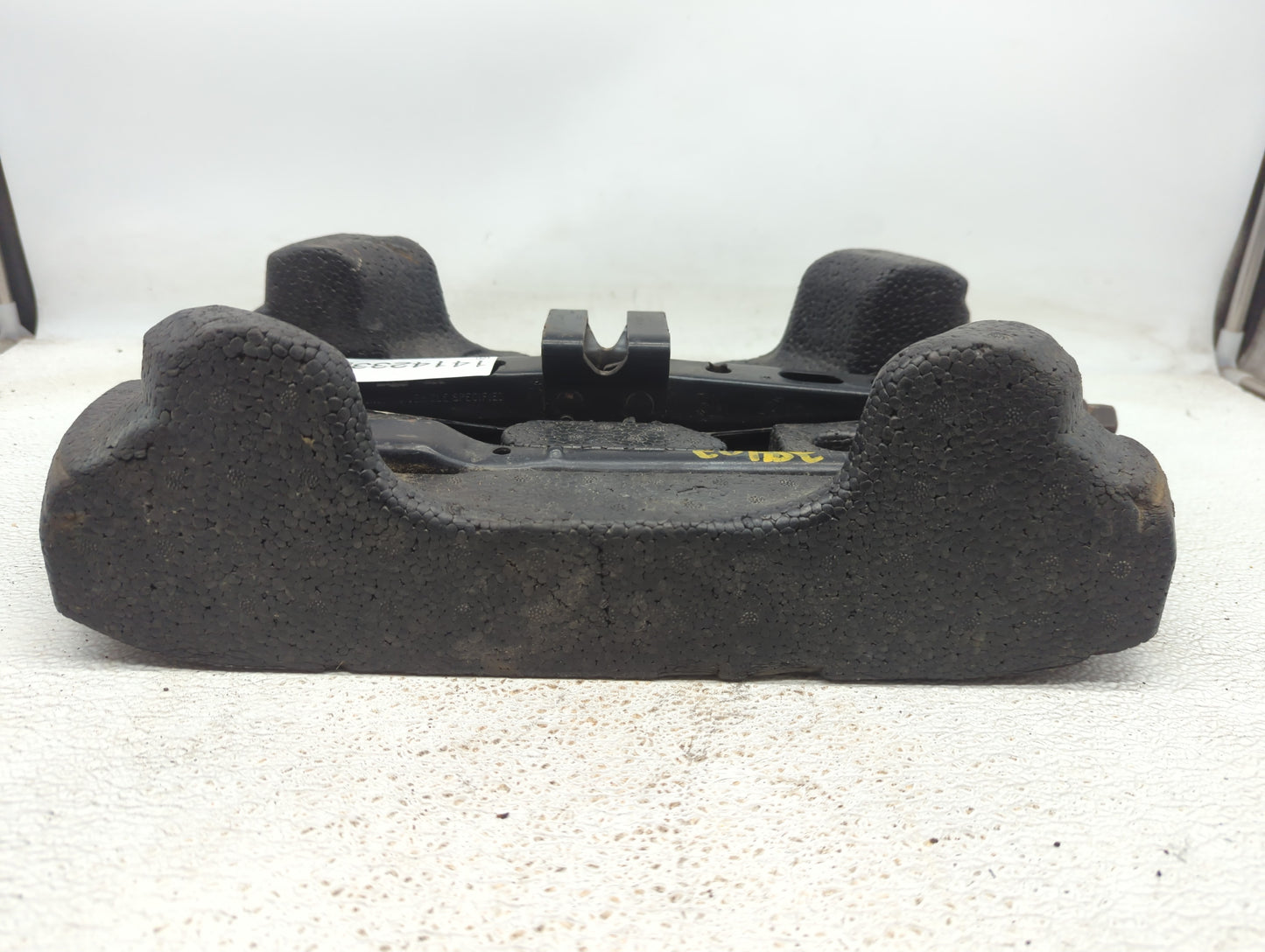2010 Chevrolet Equinox Spare Scissor Car Jack - Oemusedautoparts1.com
