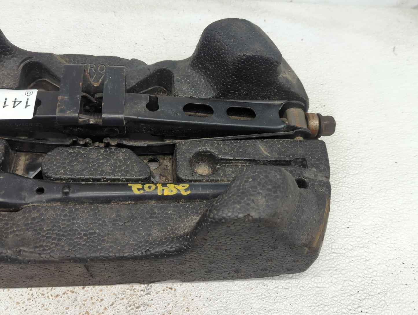2010 Chevrolet Equinox Spare Scissor Car Jack - Oemusedautoparts1.com