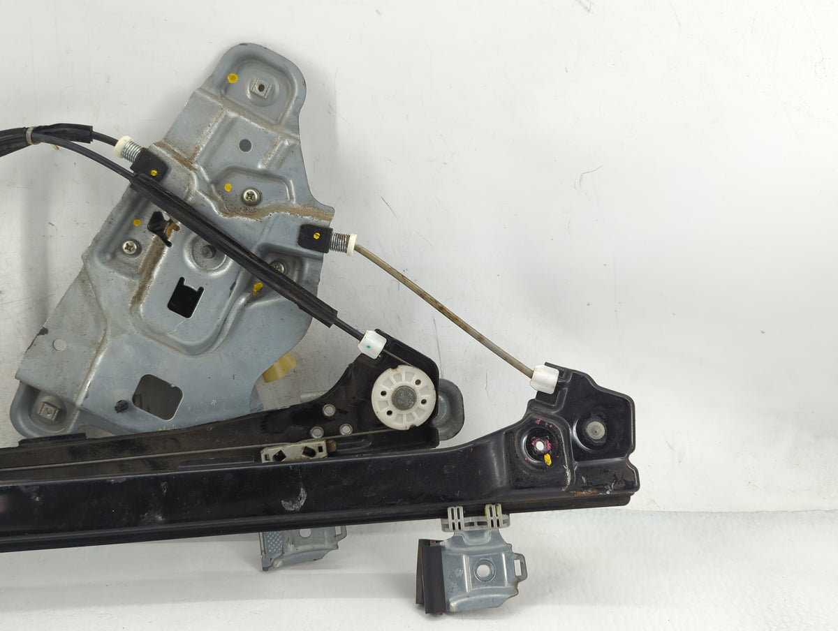 2010-2011 Chevrolet Equinox Used Window Regulator Passenger Front 1414780 - Oemusedautoparts1.com