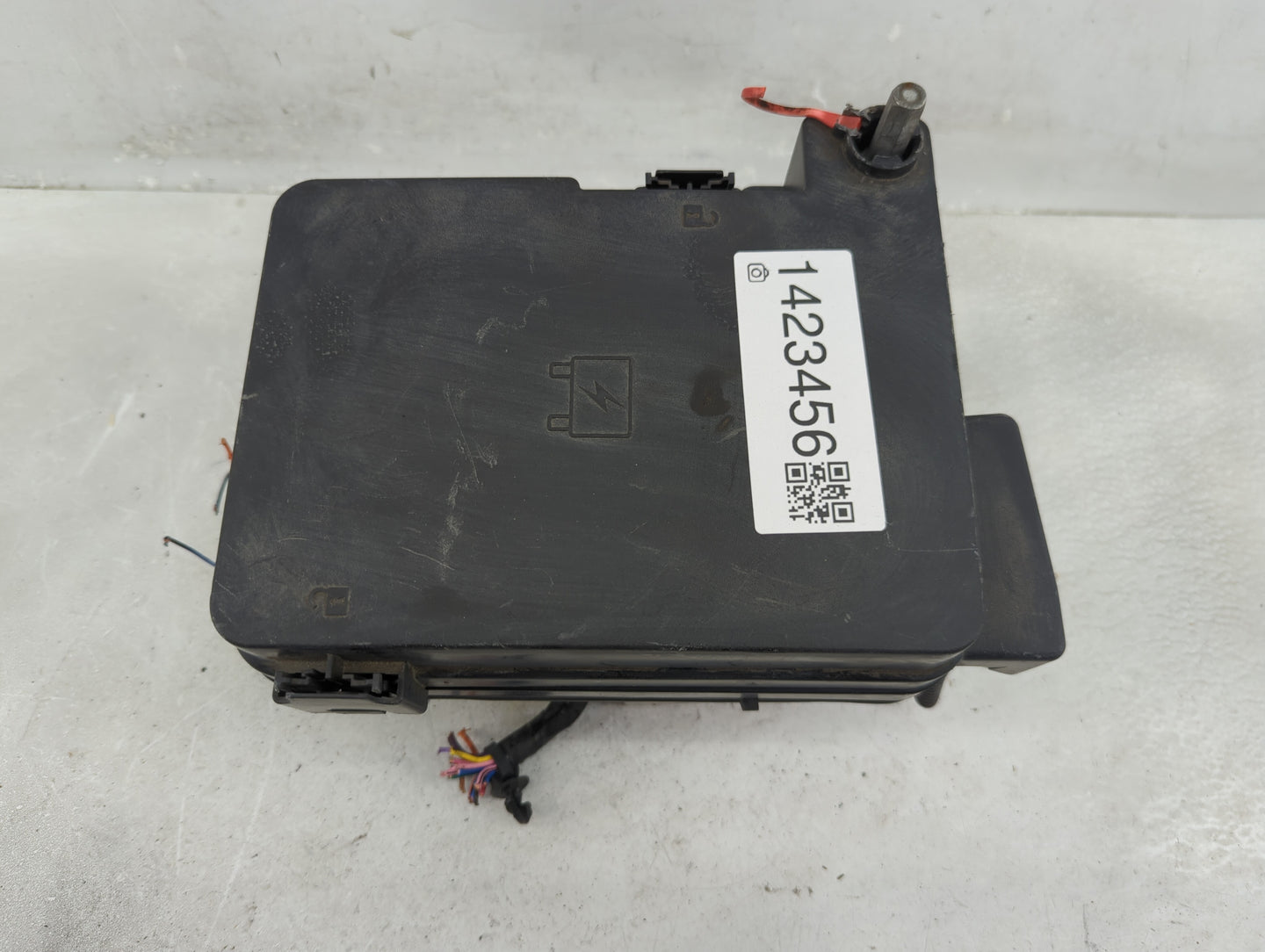 2010 Chevrolet Equinox Fusebox Fuse Box Panel Relay Module P/N:20848337 Fits OEM Used Auto Parts - Oemusedautoparts1.com