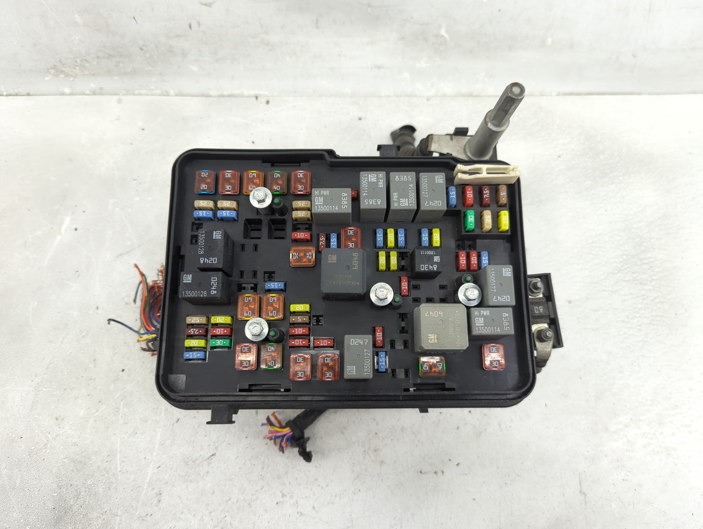 2010 Chevrolet Equinox Fusebox Fuse Box Panel Relay Module P/N:20848337 Fits OEM Used Auto Parts - Oemusedautoparts1.com