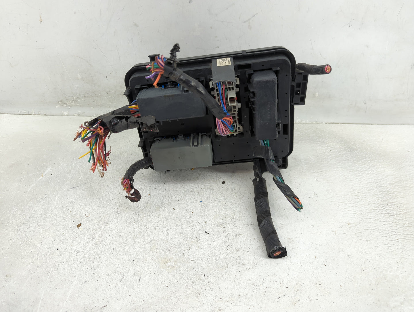 2010 Chevrolet Equinox Fusebox Fuse Box Panel Relay Module P/N:20848337 Fits OEM Used Auto Parts - Oemusedautoparts1.com
