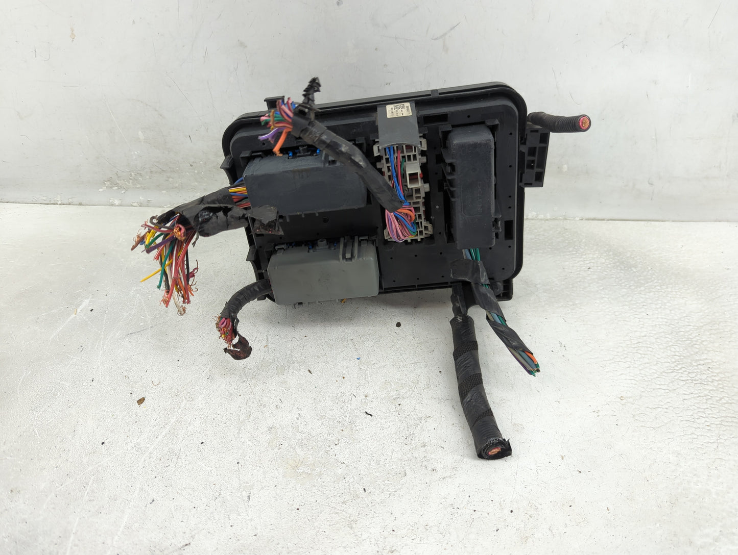 2010 Chevrolet Equinox Fusebox Fuse Box Panel Relay Module P/N:20848337 Fits OEM Used Auto Parts - Oemusedautoparts1.com