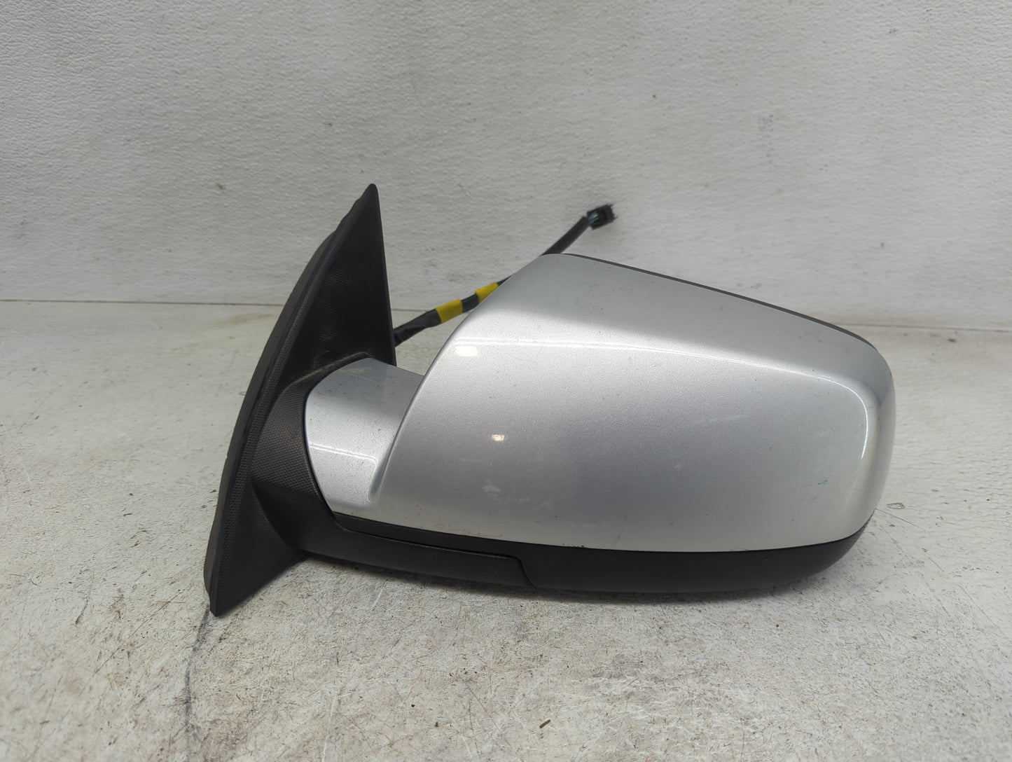 2010-2011 Chevrolet Equinox Driver Side View Mirror - Left Door Mirror OEM Used - Oemusedautoparts1.com