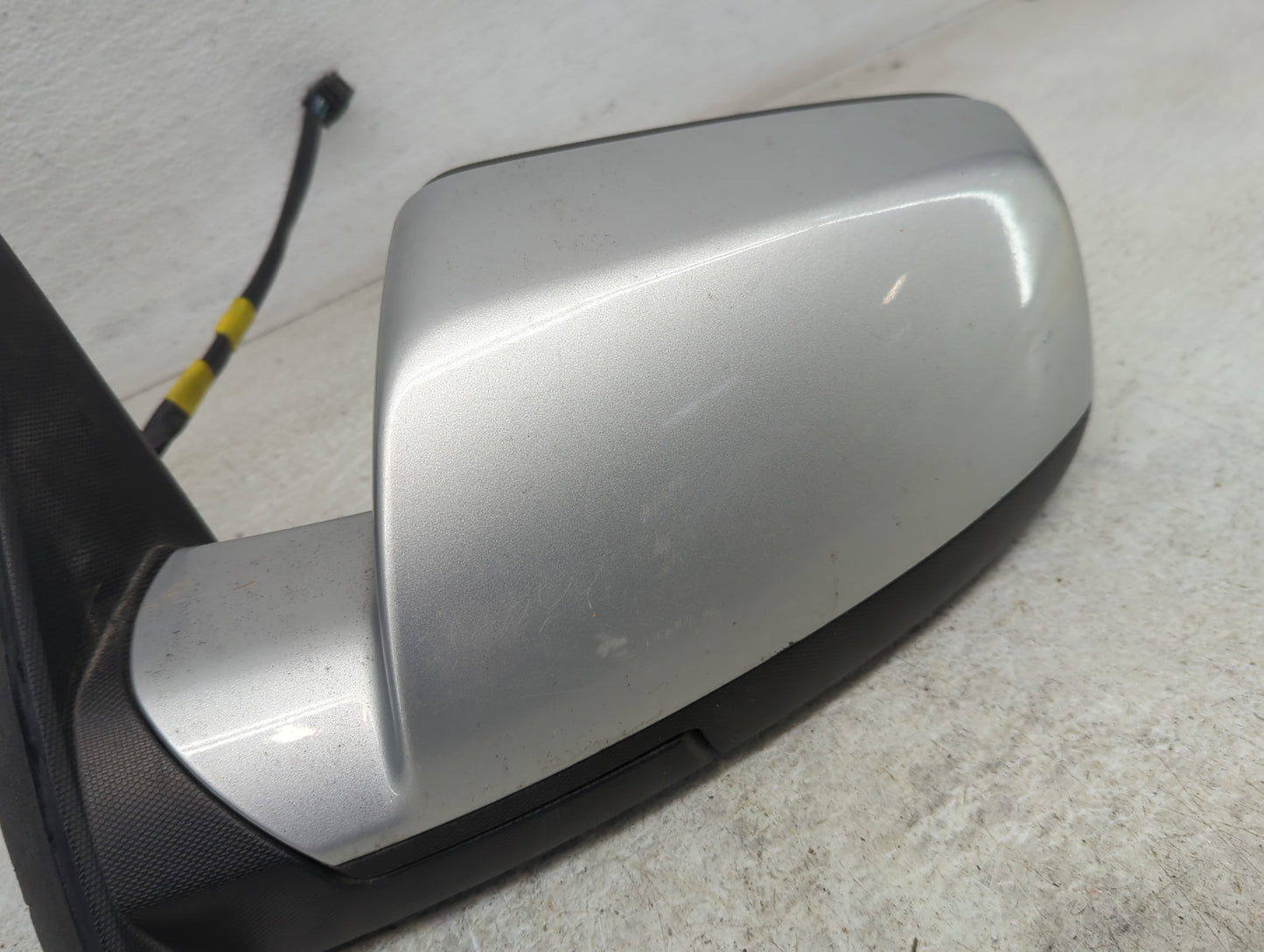 2010-2011 Chevrolet Equinox Driver Side View Mirror - Left Door Mirror OEM Used - Oemusedautoparts1.com