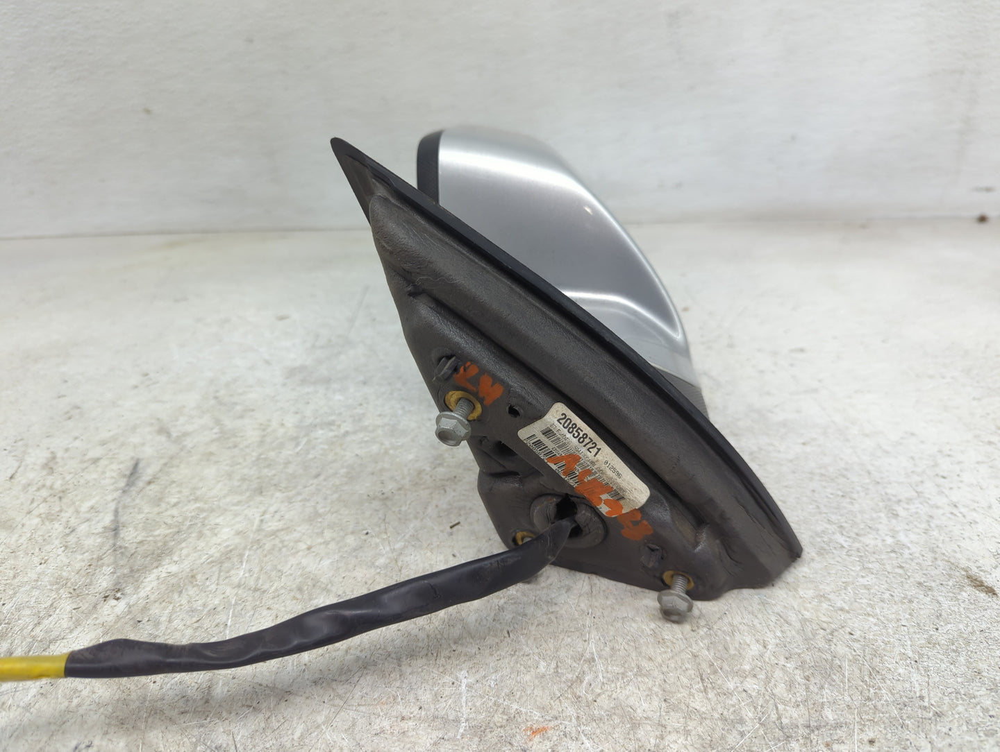2010-2011 Chevrolet Equinox Driver Side View Mirror - Left Door Mirror OEM Used - Oemusedautoparts1.com