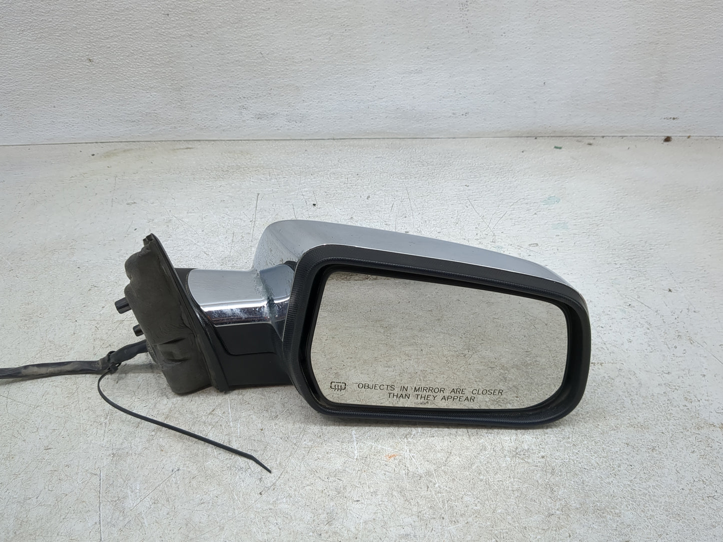 2010-2011 Chevrolet Equinox Passenger Side View Mirror - Right Door Mirror OEM Used - Oemusedautoparts1.com