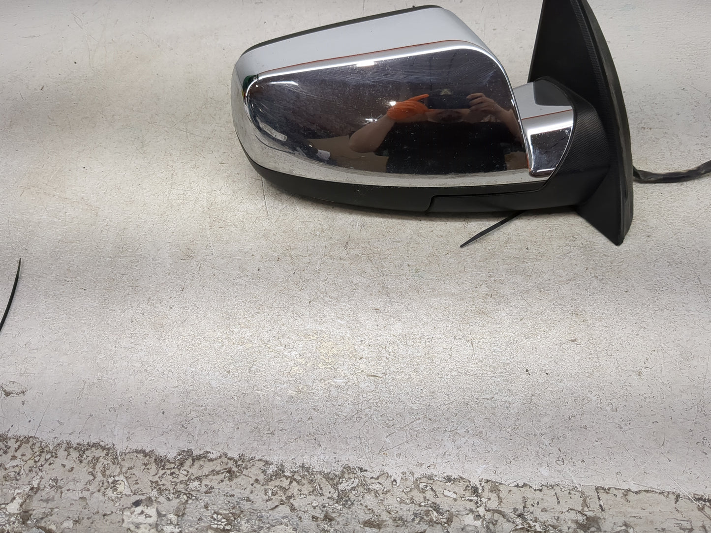2010-2011 Chevrolet Equinox Passenger Side View Mirror - Right Door Mirror OEM Used - Oemusedautoparts1.com
