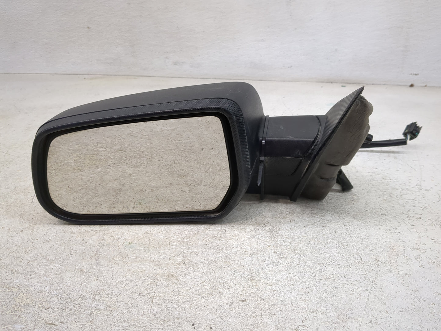 2010-2011 Chevrolet Equinox Driver Side View Mirror - Left Door Mirror OEM Used - Oemusedautoparts1.com